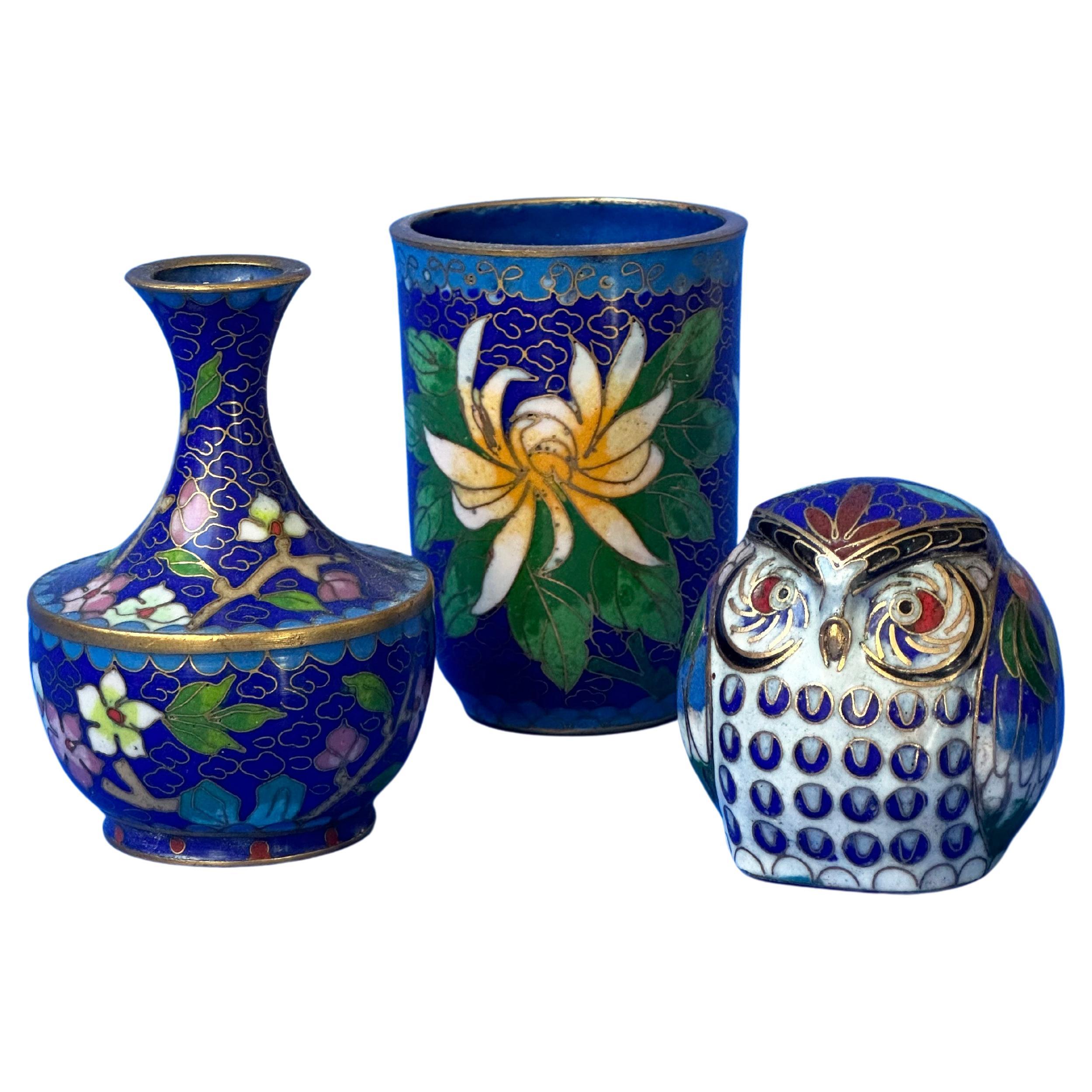 Vintage Chinese Cloisonné - Vase, gobelet et ornement hibou - tons bleus en vente