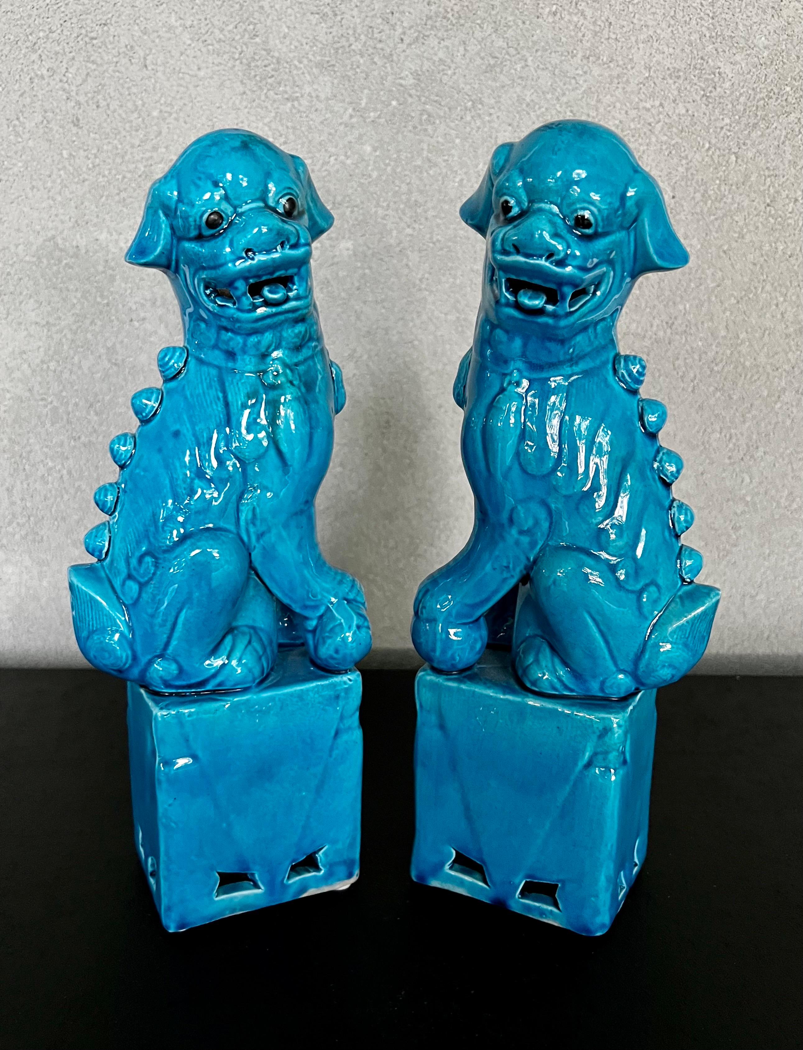 Chinoiserie Vintage Chinese Cobalt Blue Foo Dogs- a Pair