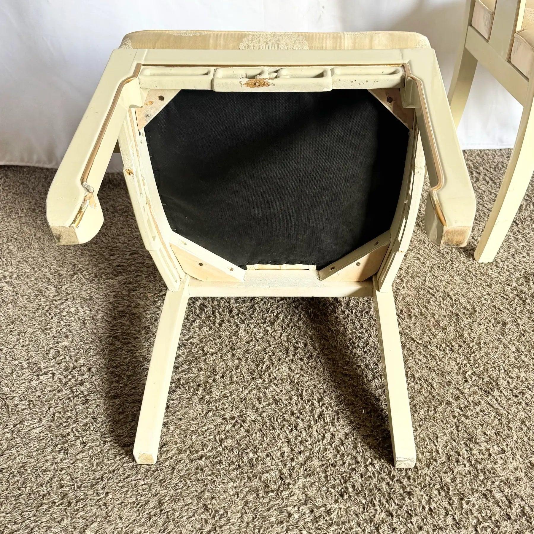 Vintage Chinese Cream Lacquered Hand Painted Dining Chairs - Satz von 6 (20. Jahrhundert) im Angebot