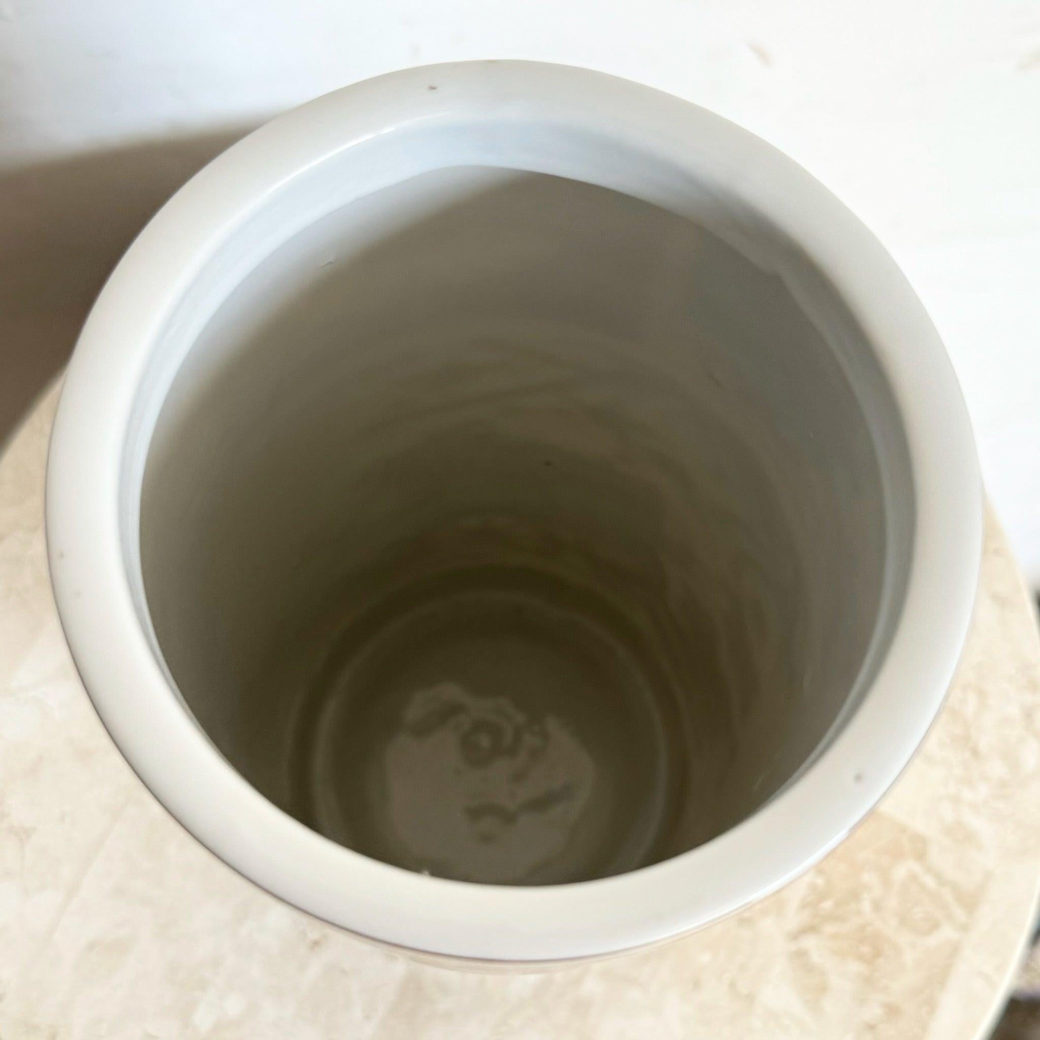 Porcelaine Vase chinois cylindrique peint à la main en vente