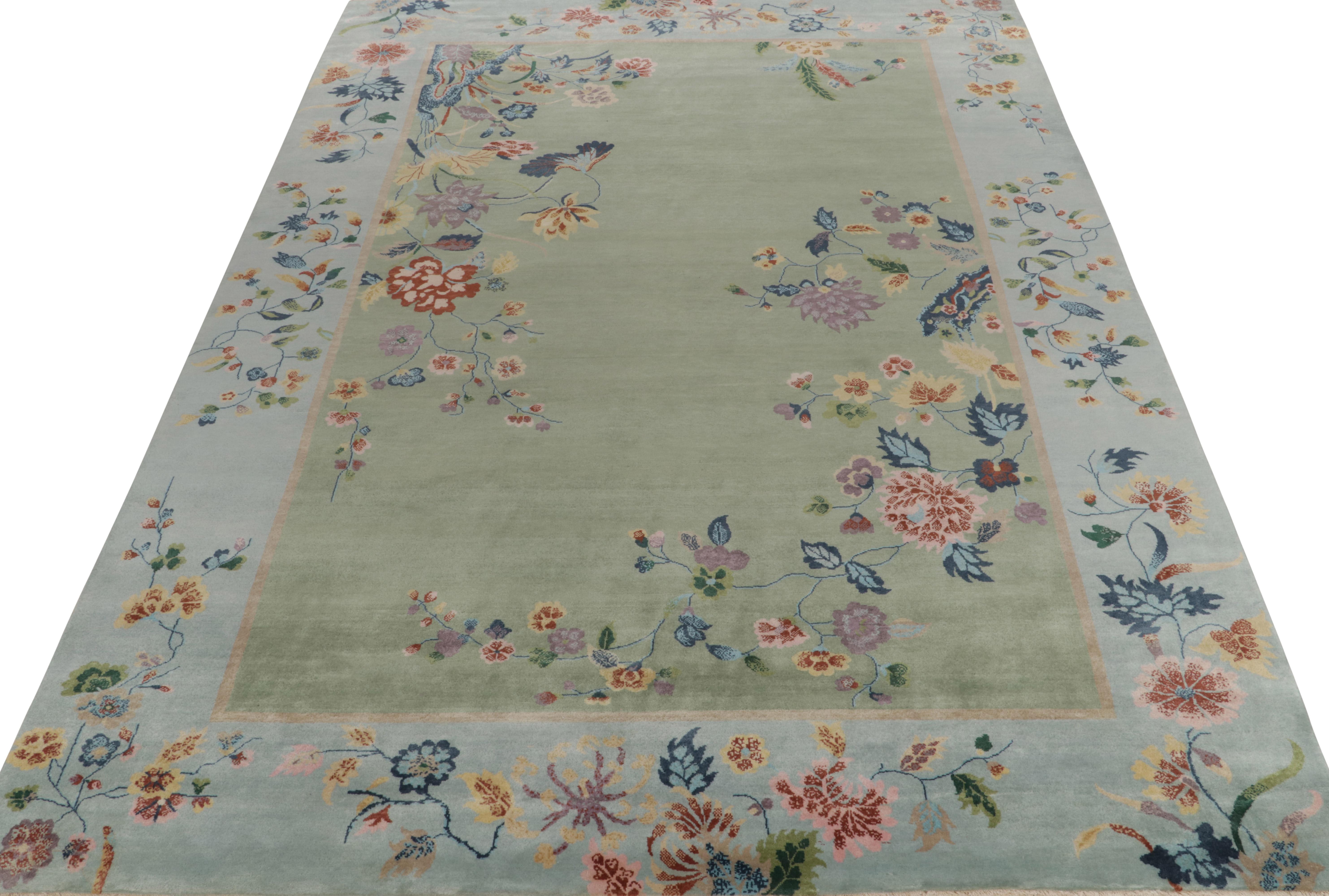 Art déco Tapis et tapis Kilims de style déco chinois en vert avec bordure bleue et motifs floraux en vente