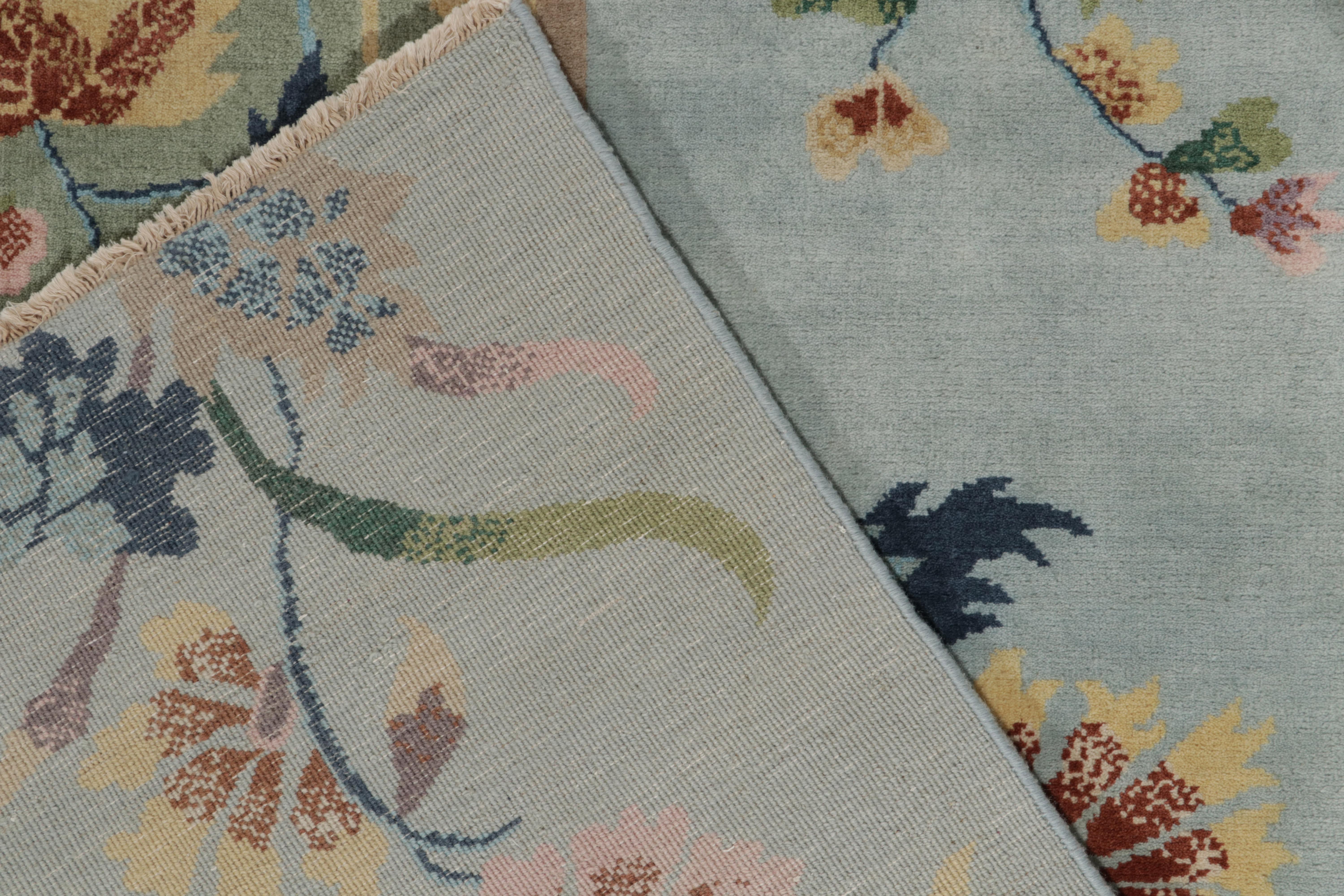 XXIe siècle et contemporain Tapis et tapis Kilims de style déco chinois en vert avec bordure bleue et motifs floraux en vente