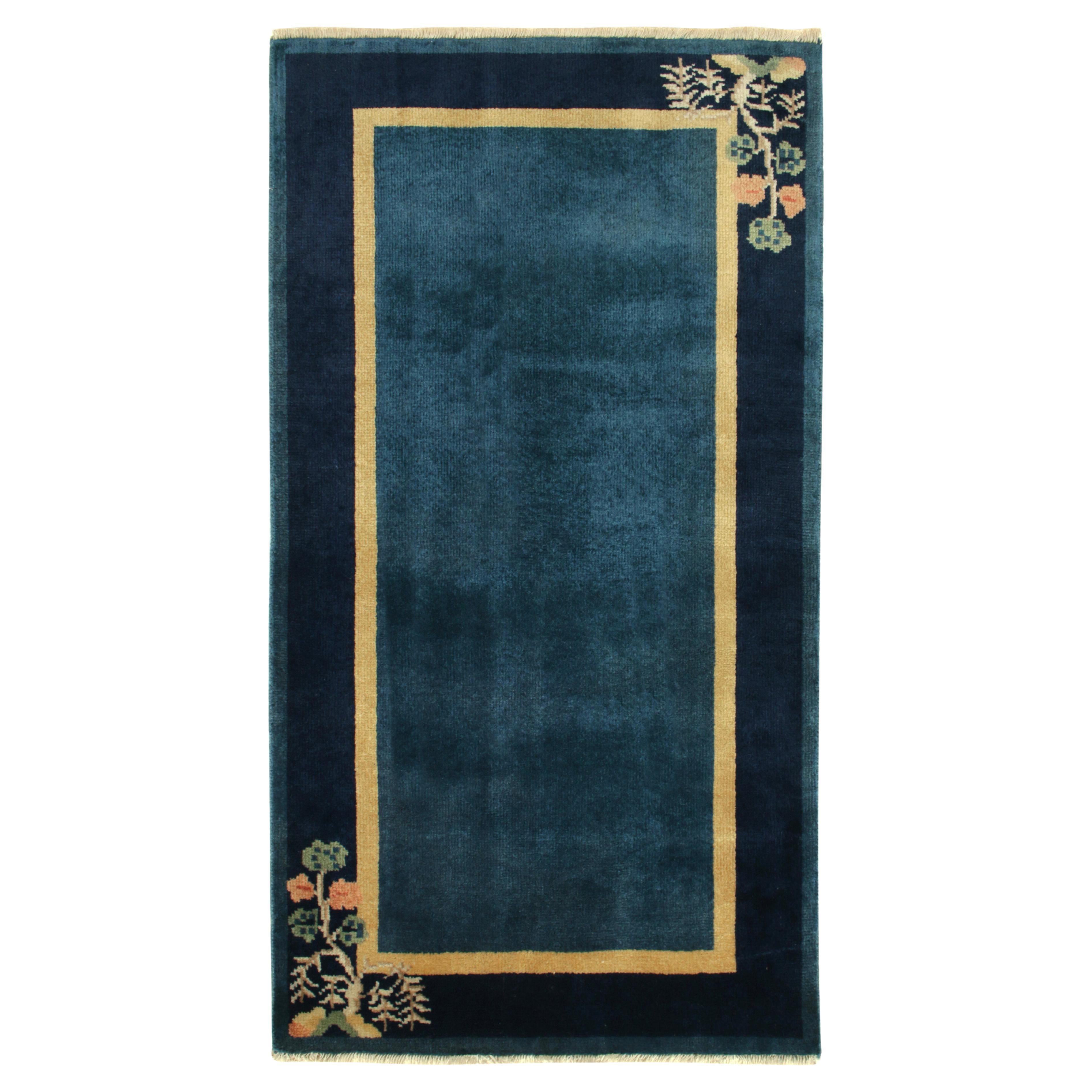 Chinesischer Deko-Teppich im Vintage-Stil in Blau, Gold mit Blumenmuster von Teppich & Kelim