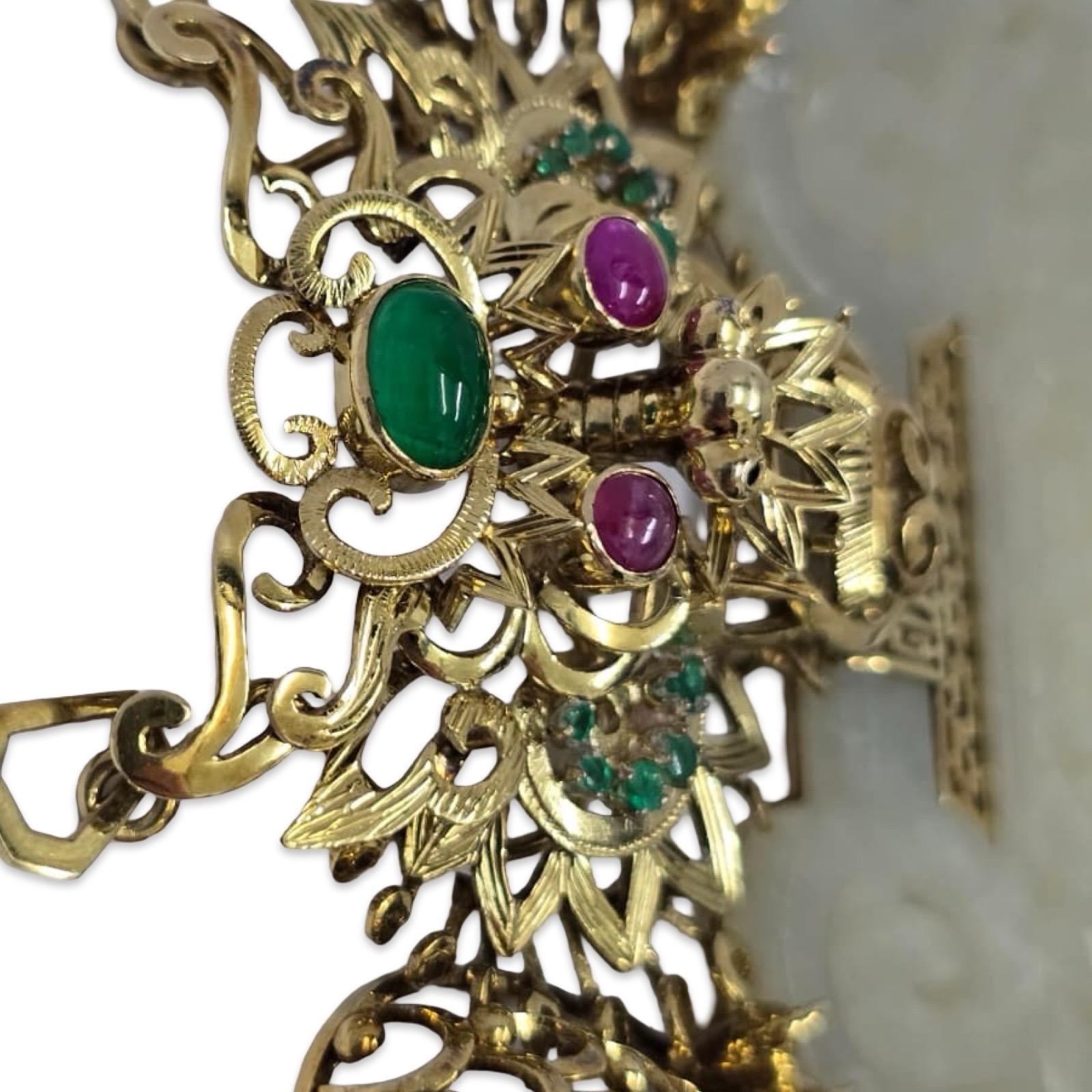 Vintage Chinese Dragon & Jade Longevity Plaque in 14K Gold mit Edelsteinen Akzente im Angebot 1