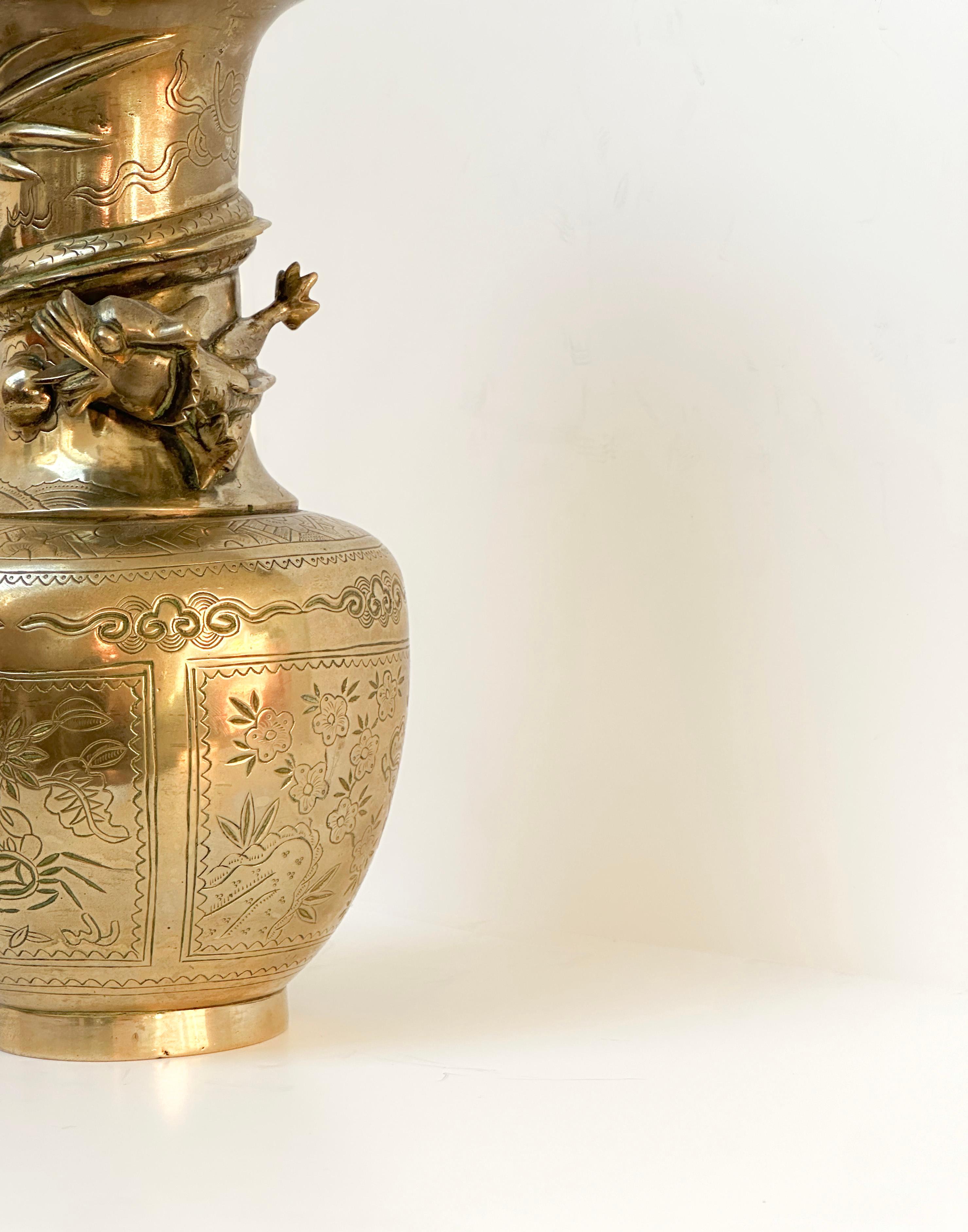 Vintage Chinese Dragon Vase in Cast Bronze  with Chinoiserie Style Detailing  For Sale 1