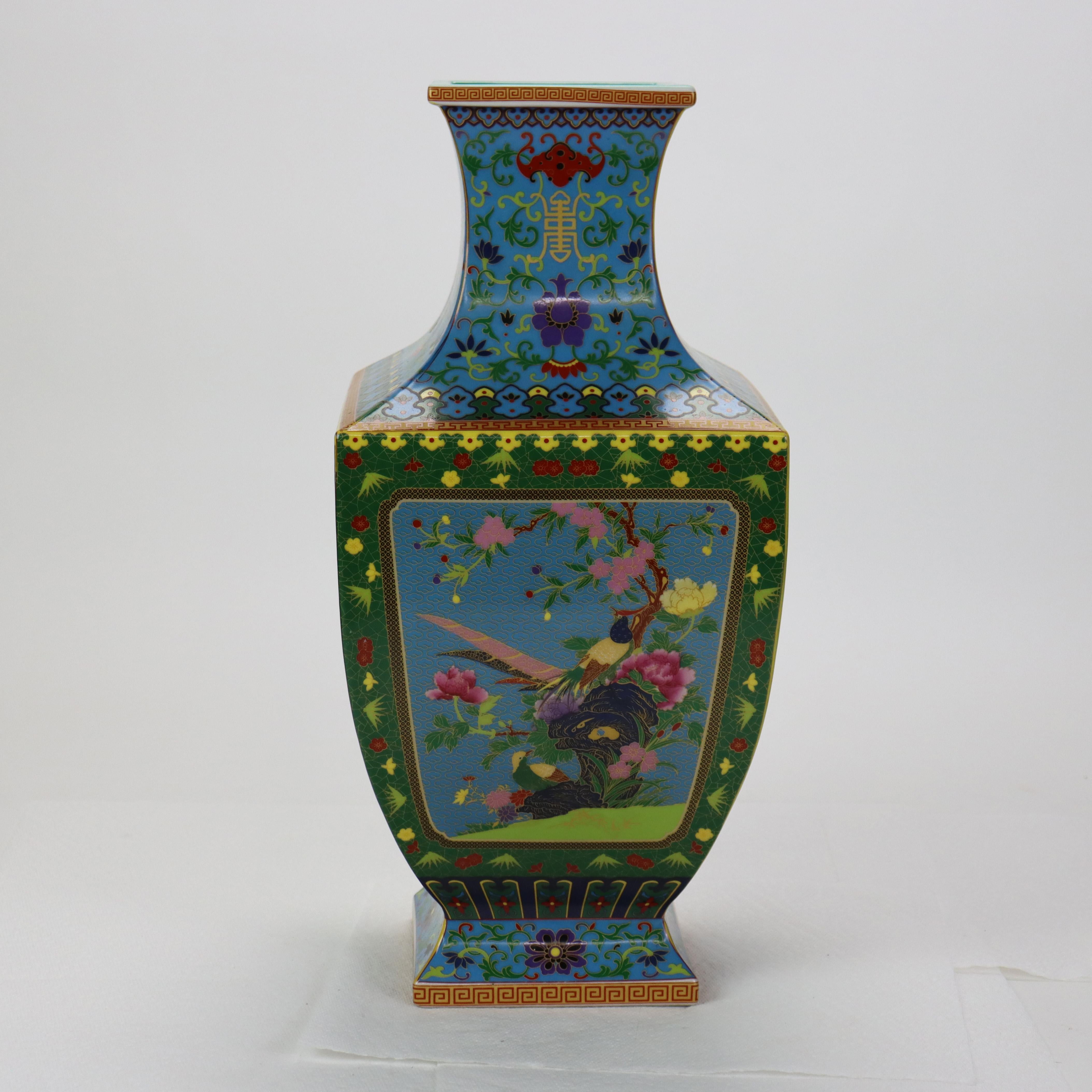 Vaso da giardino in porcellana smaltata cinese d'epoca con motivo floreale, firmato 20° secolo in vendita 2