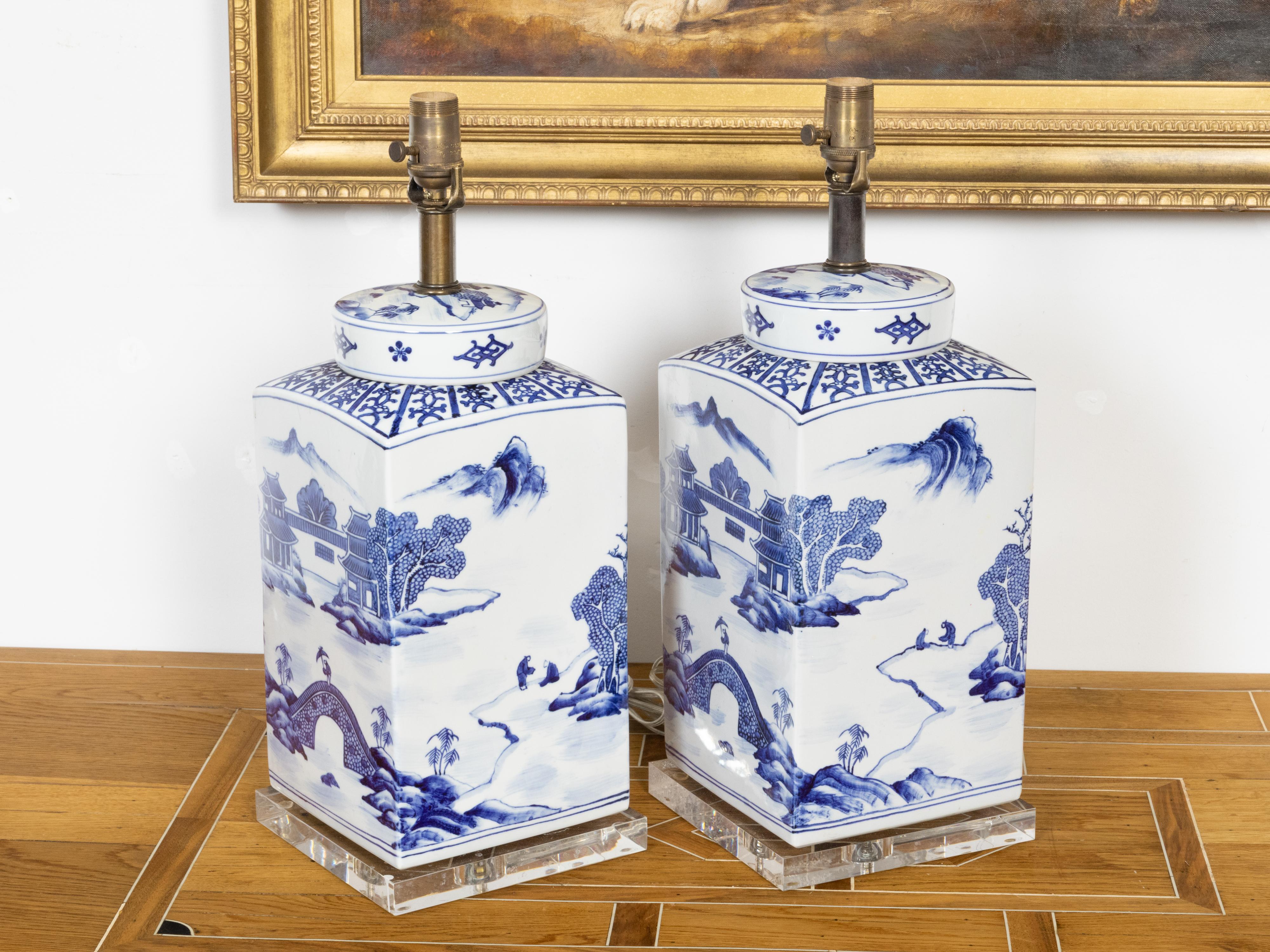 Chinese Export Blue and White Porcelain Jars Made into Wired Table Lamps In Good Condition For Sale In Atlanta, GA