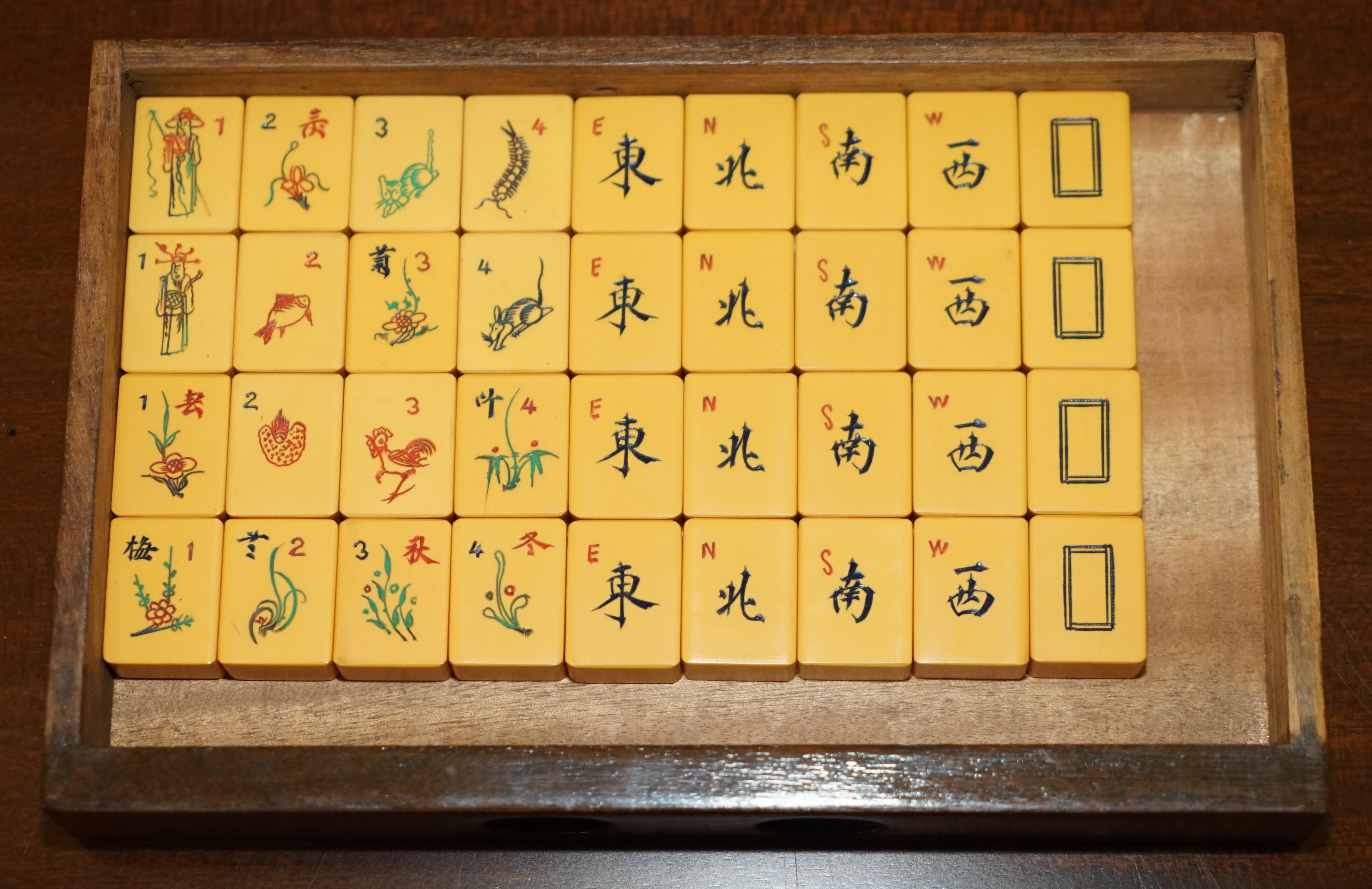 Vintage Chinese Export circa 1940s Mahjong Set with Bakelite Tiles Carved Case 6
