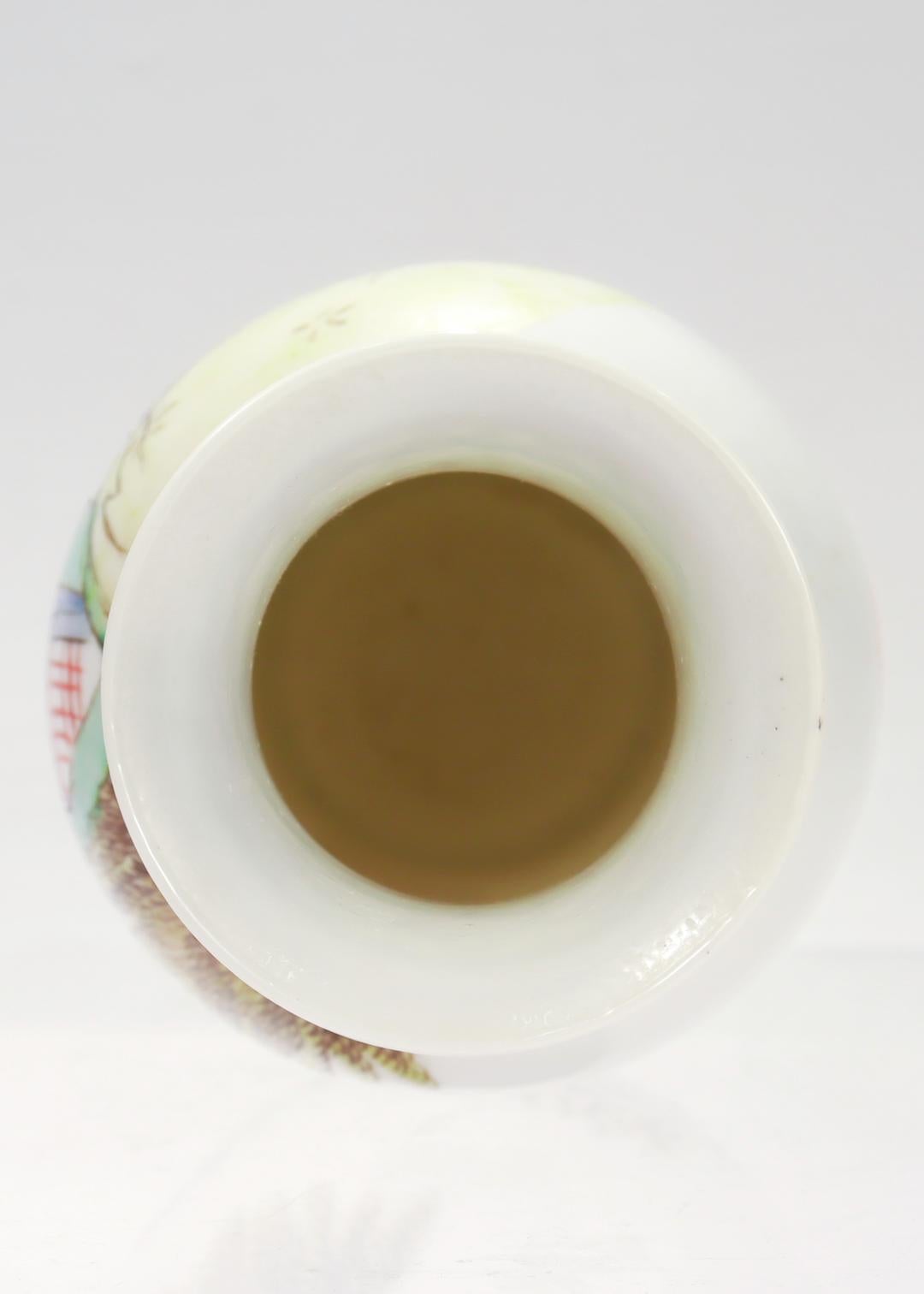 Vase vintage en porcelaine coquille d'œuf d'exportation chinoise en vente 3