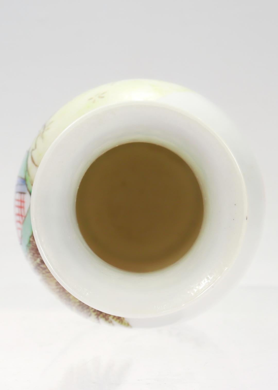 Vaso di porcellana cinese d'esportazione con guscio d'uovo d'epoca in vendita 3