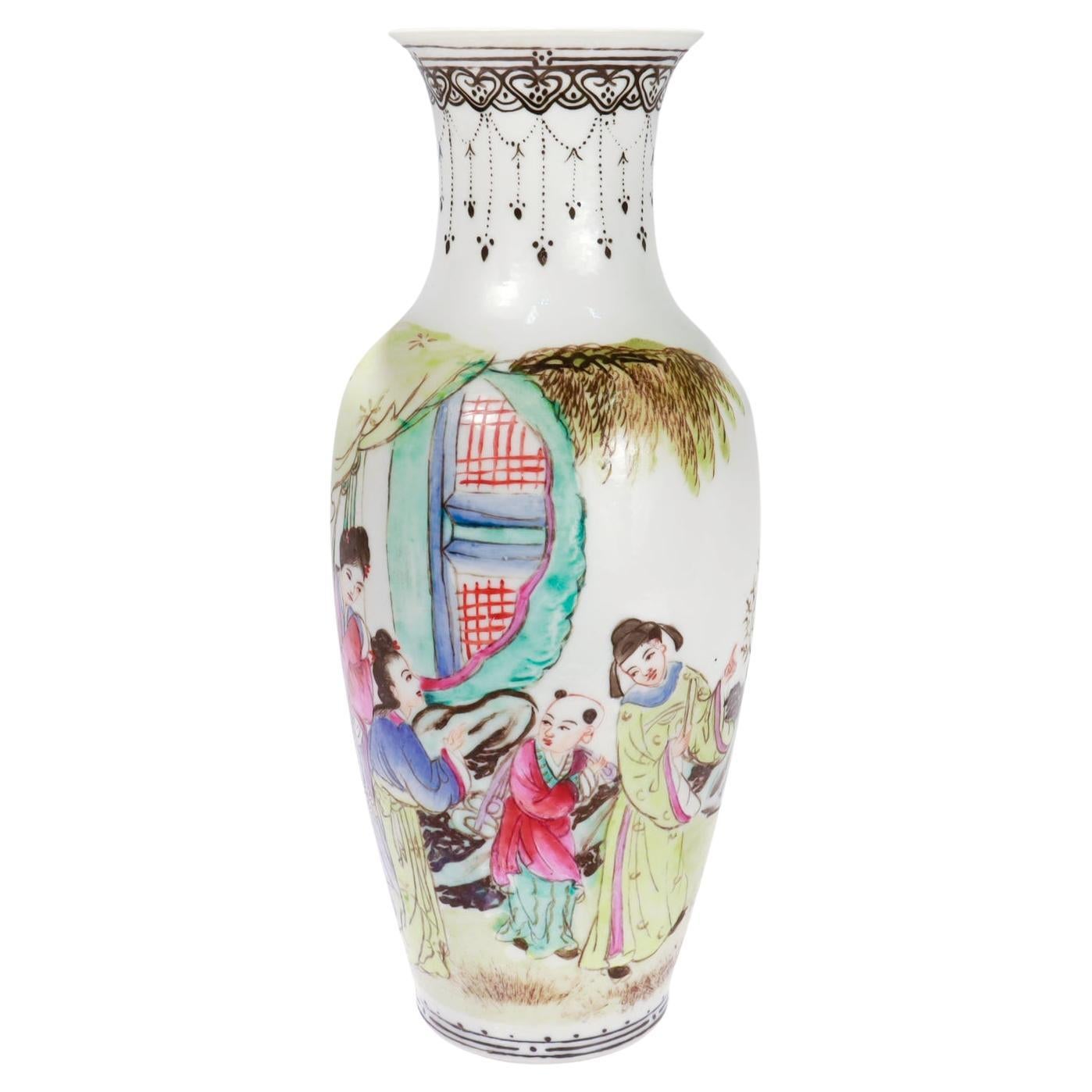 Vase vintage en porcelaine coquille d'œuf d'exportation chinoise en vente