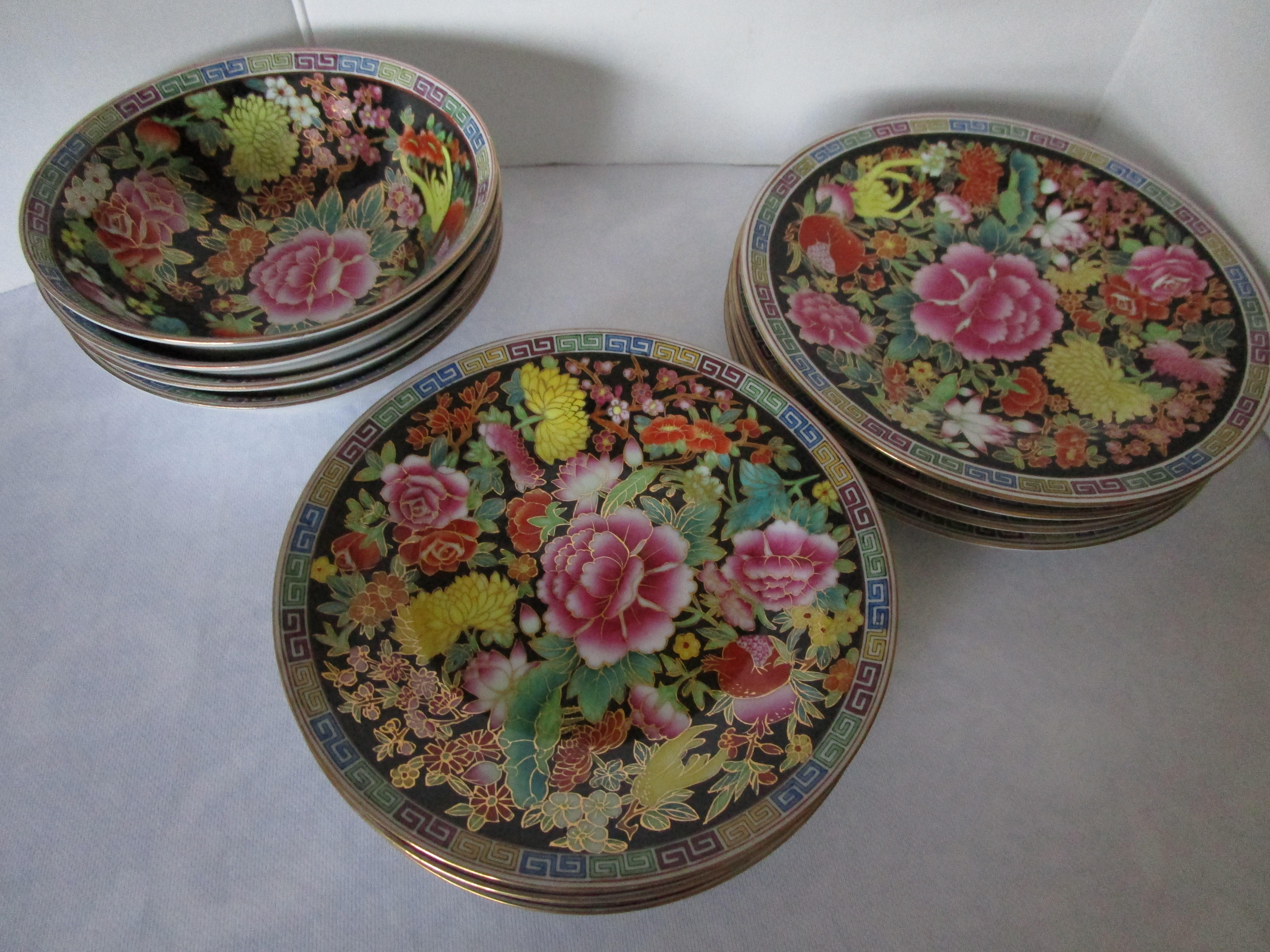 Vintage Chinese Export Famille Noir, Mille Fleurs Dinner Service For Sale 1