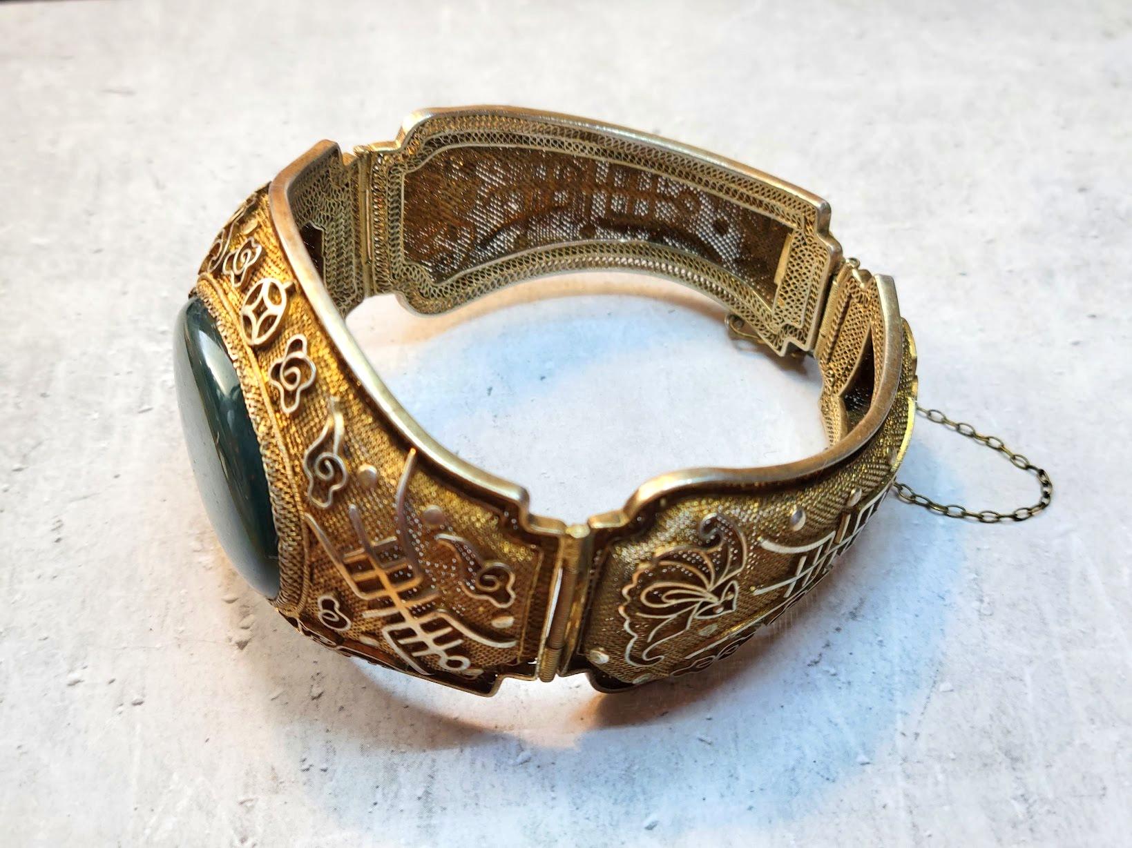 Women's Vintage Chinese Export Filigree Gilded Silver Bracelet With Bloodstone Cabochon For Sale