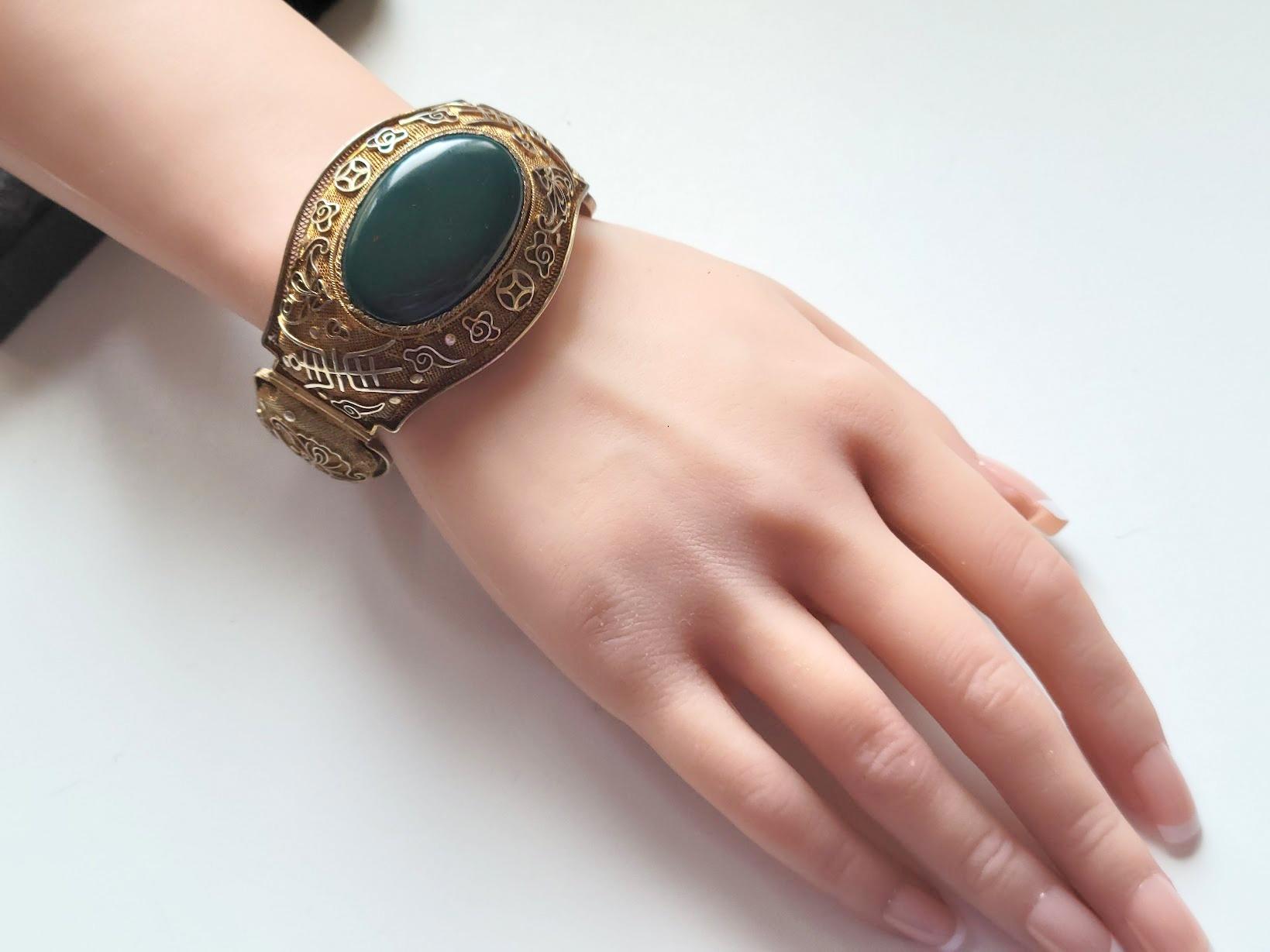 Vintage Chinese Export Filigree Gilded Silver Bracelet With Bloodstone Cabochon For Sale 2