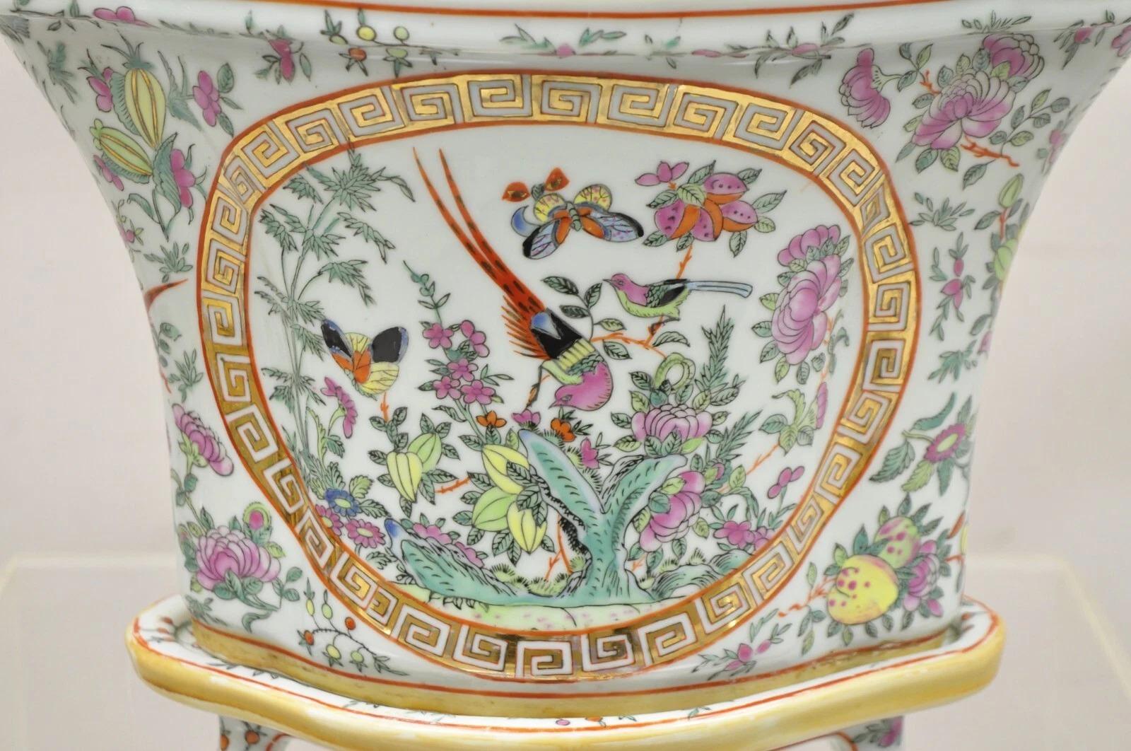 Par de macetas de porcelana china de exportación pintadas con pájaros en venta 5