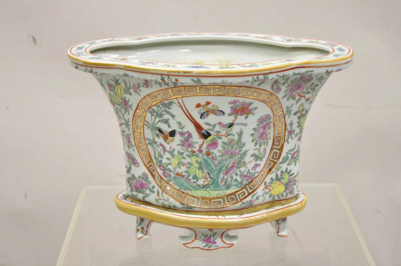 Par de macetas de porcelana china de exportación pintadas con pájaros Otro en venta