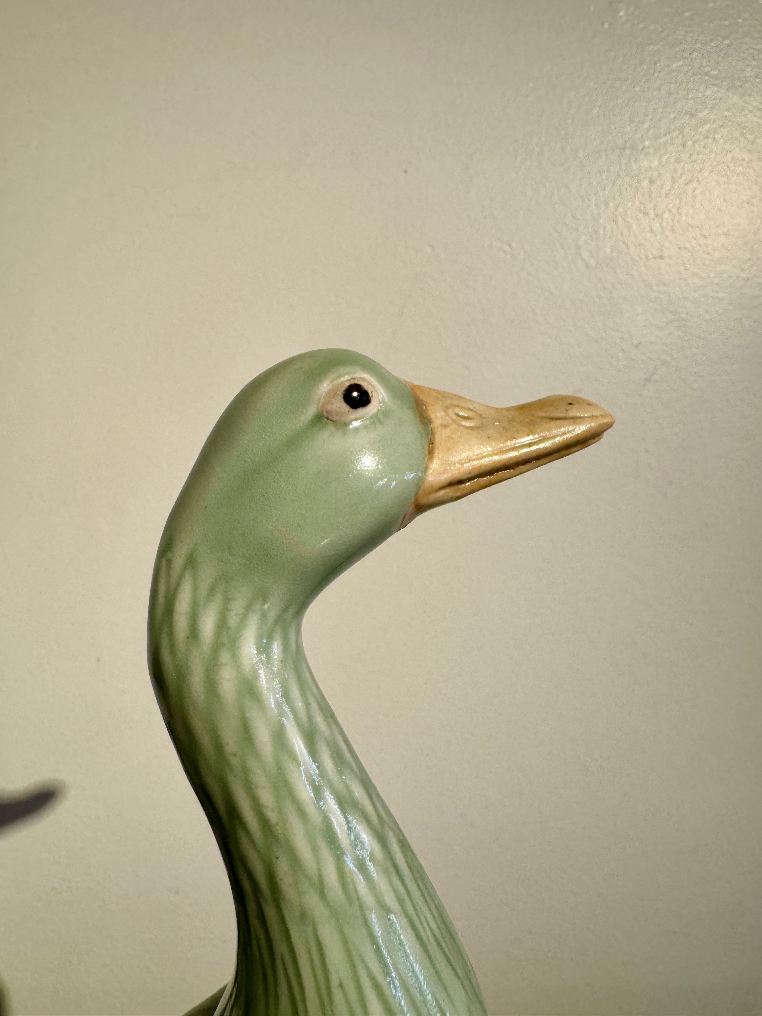 Lot de 3 canards émaillés céladon d'exportation chinoise, années 1970 en vente 2