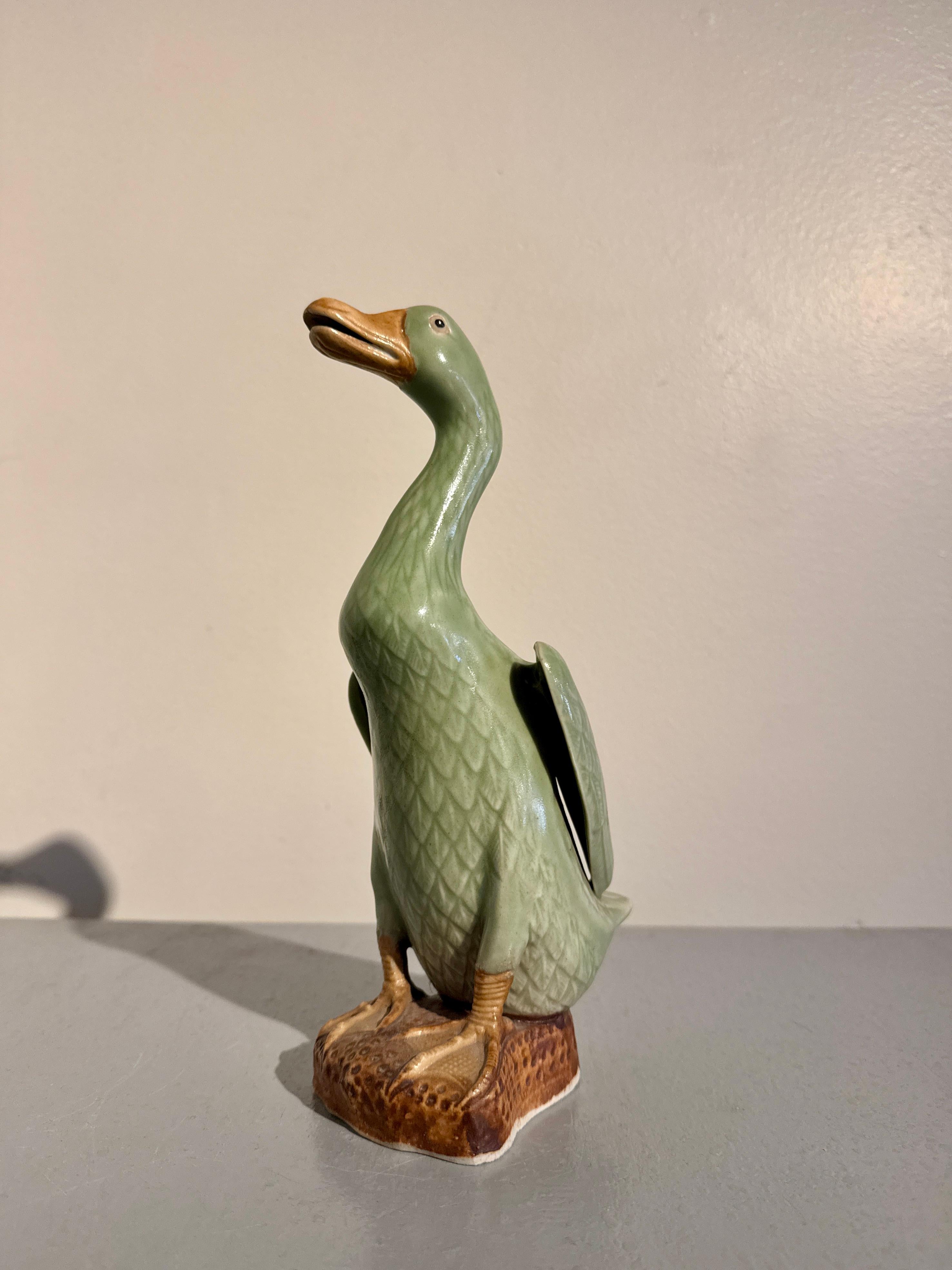 Lot de 3 canards émaillés céladon d'exportation chinoise, années 1970 en vente 4