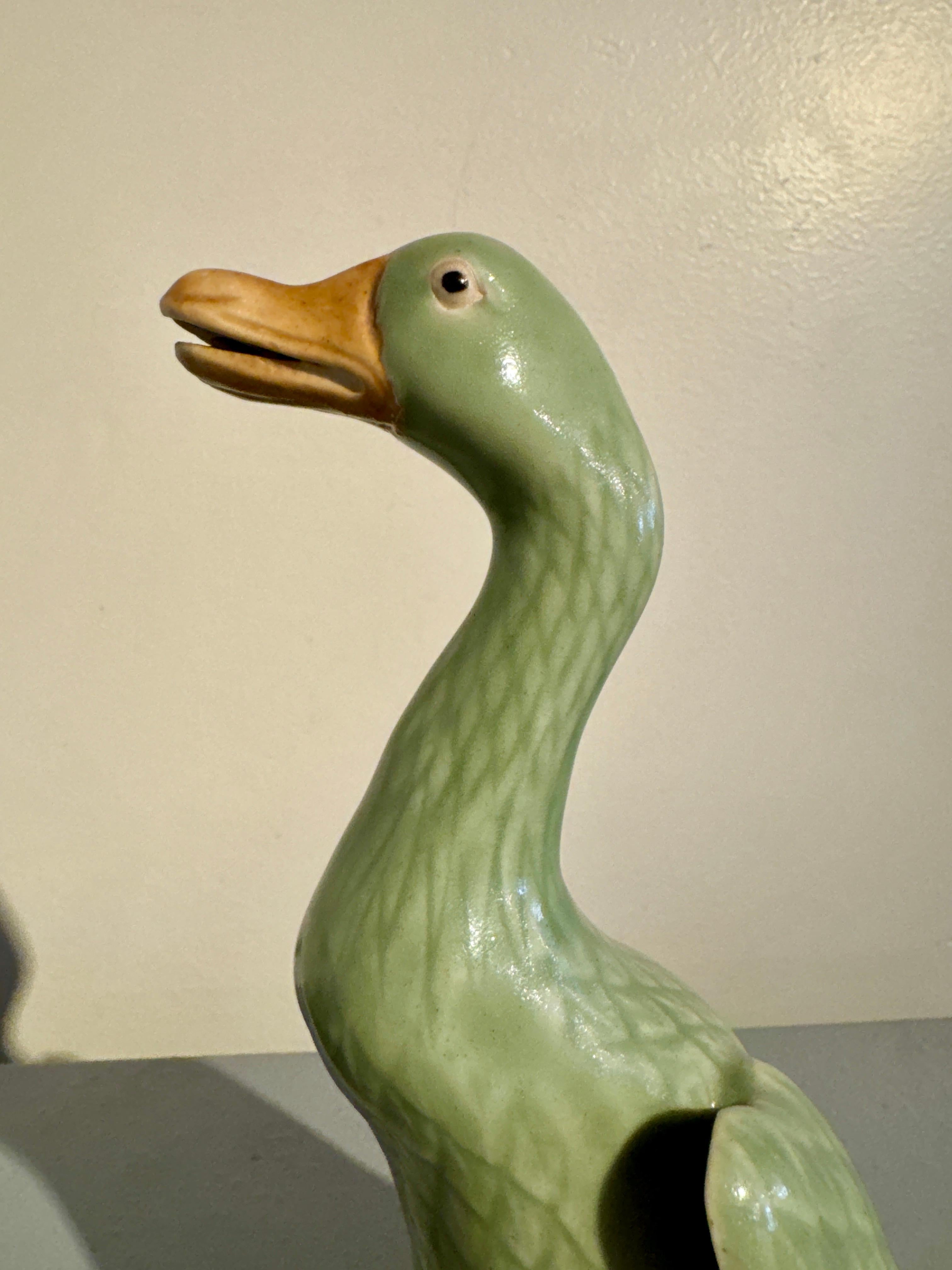 Lot de 3 canards émaillés céladon d'exportation chinoise, années 1970 en vente 7