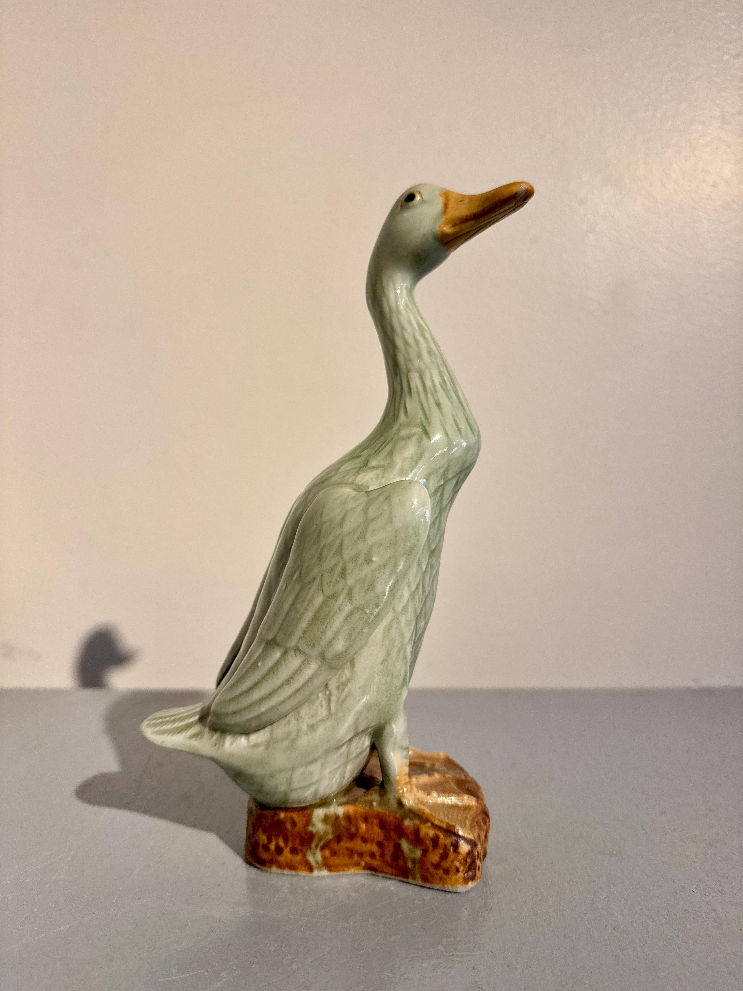 Lot de 3 canards émaillés céladon d'exportation chinoise, années 1970 en vente 8
