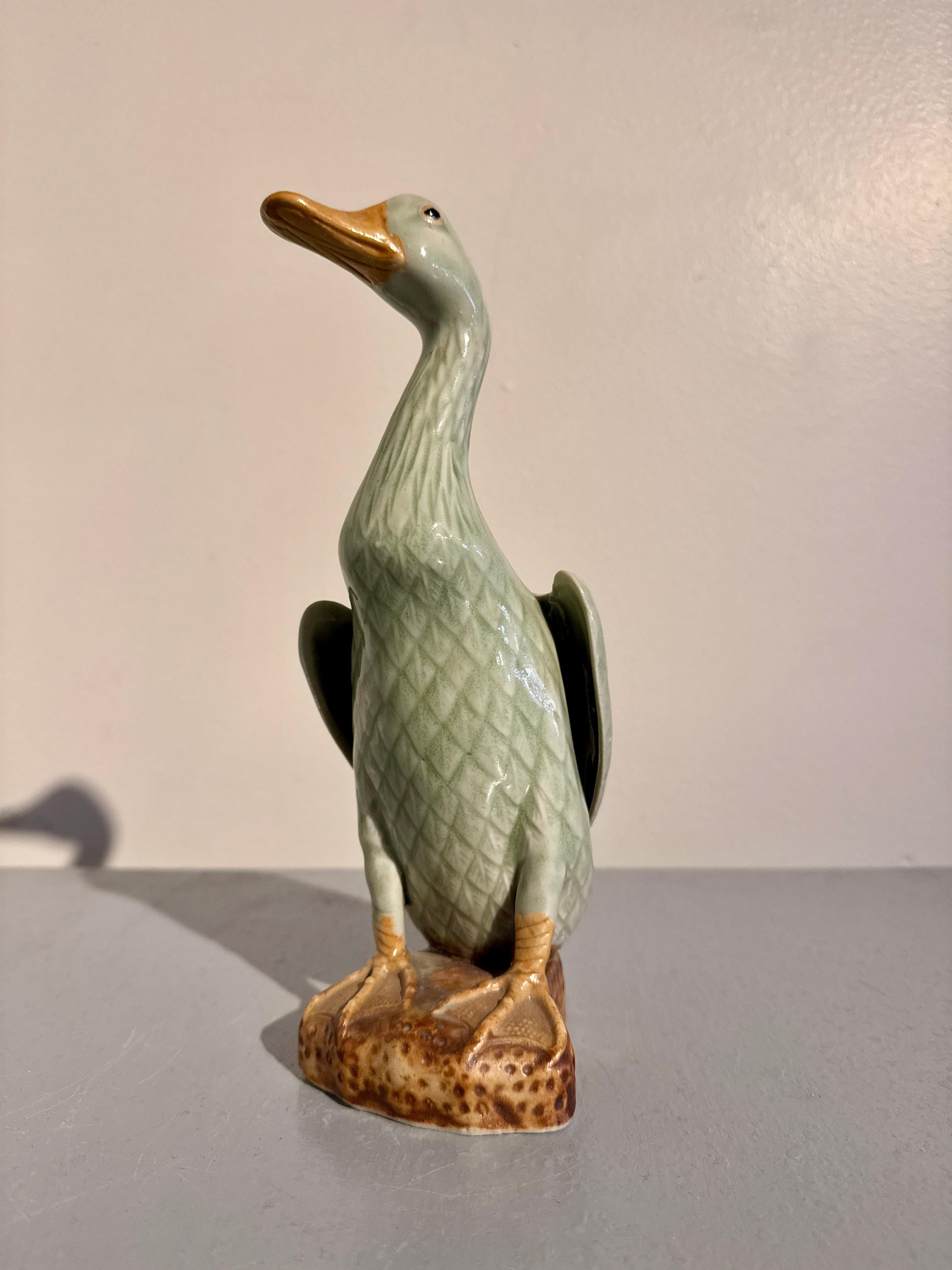 Lot de 3 canards émaillés céladon d'exportation chinoise, années 1970 en vente 10