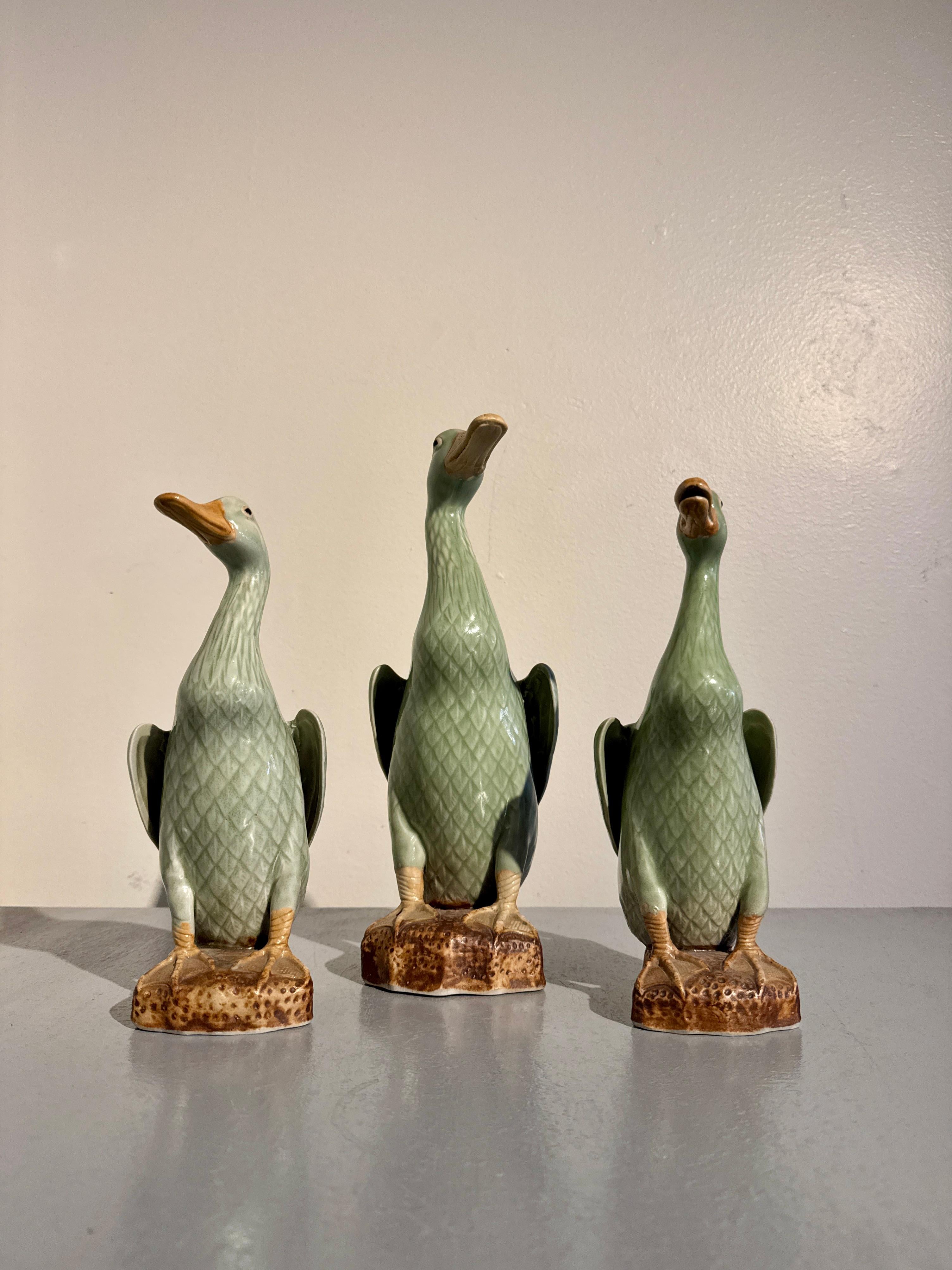 Exportation chinoise Lot de 3 canards émaillés céladon d'exportation chinoise, années 1970 en vente