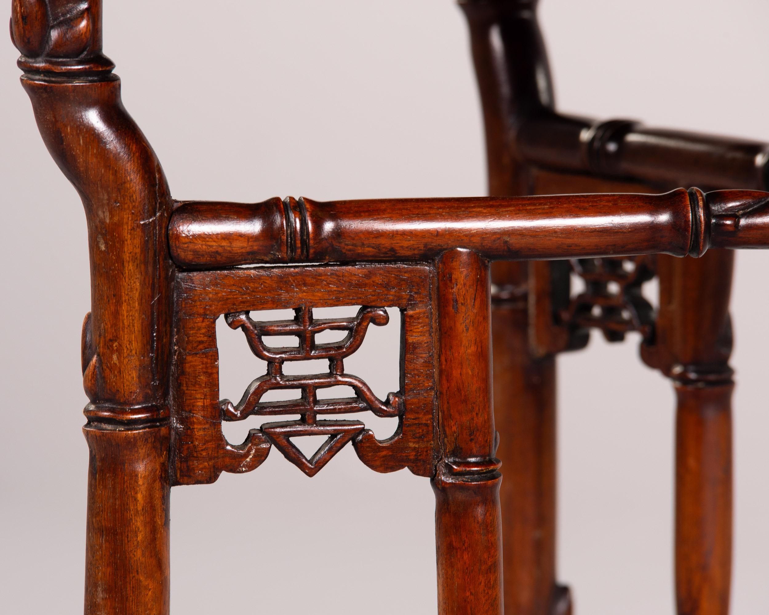 Vintage Chinese Export Tray Table with Faux Bamboo Base In Good Condition For Sale In Troy, MI