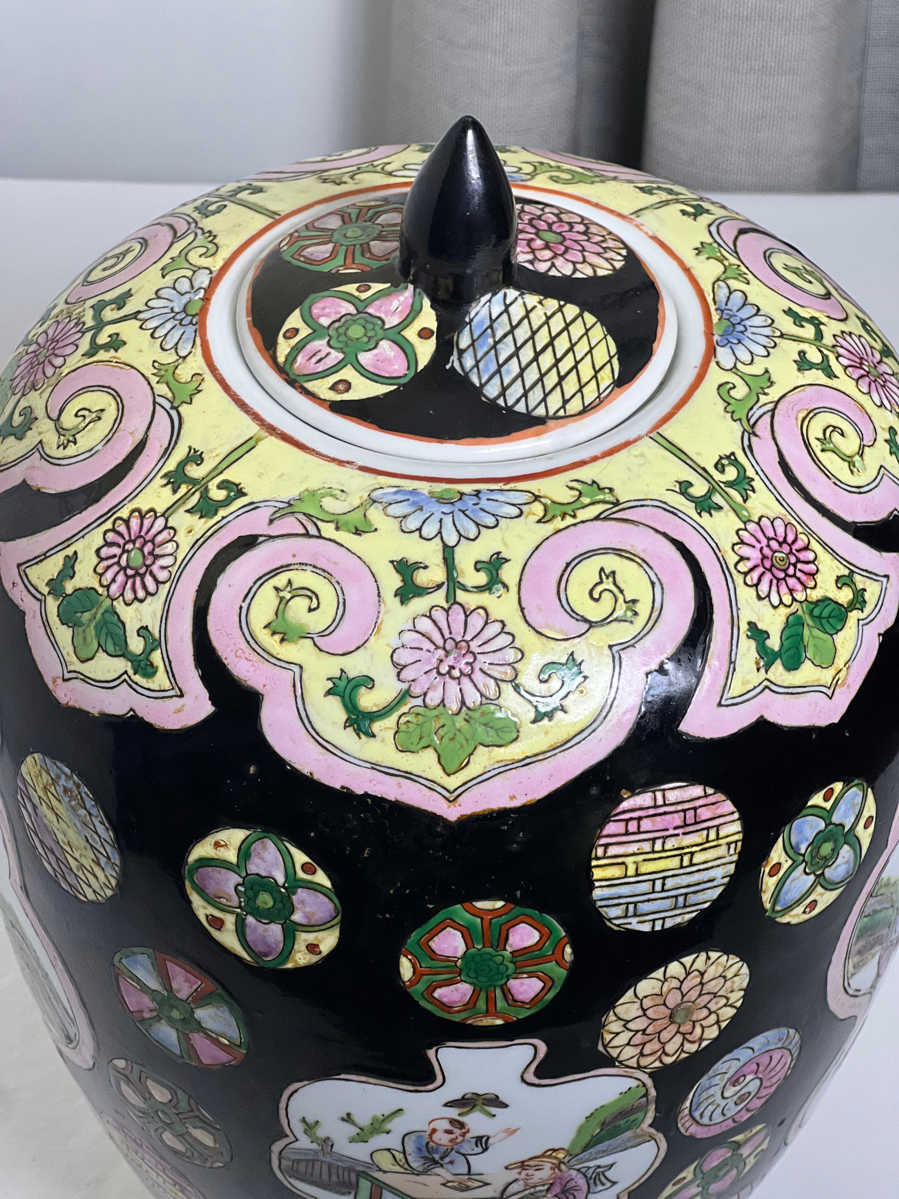 Vintage Chinese Famille Noire Porzellan Ovoid Ingwer Jar mit Deckel im Angebot 3