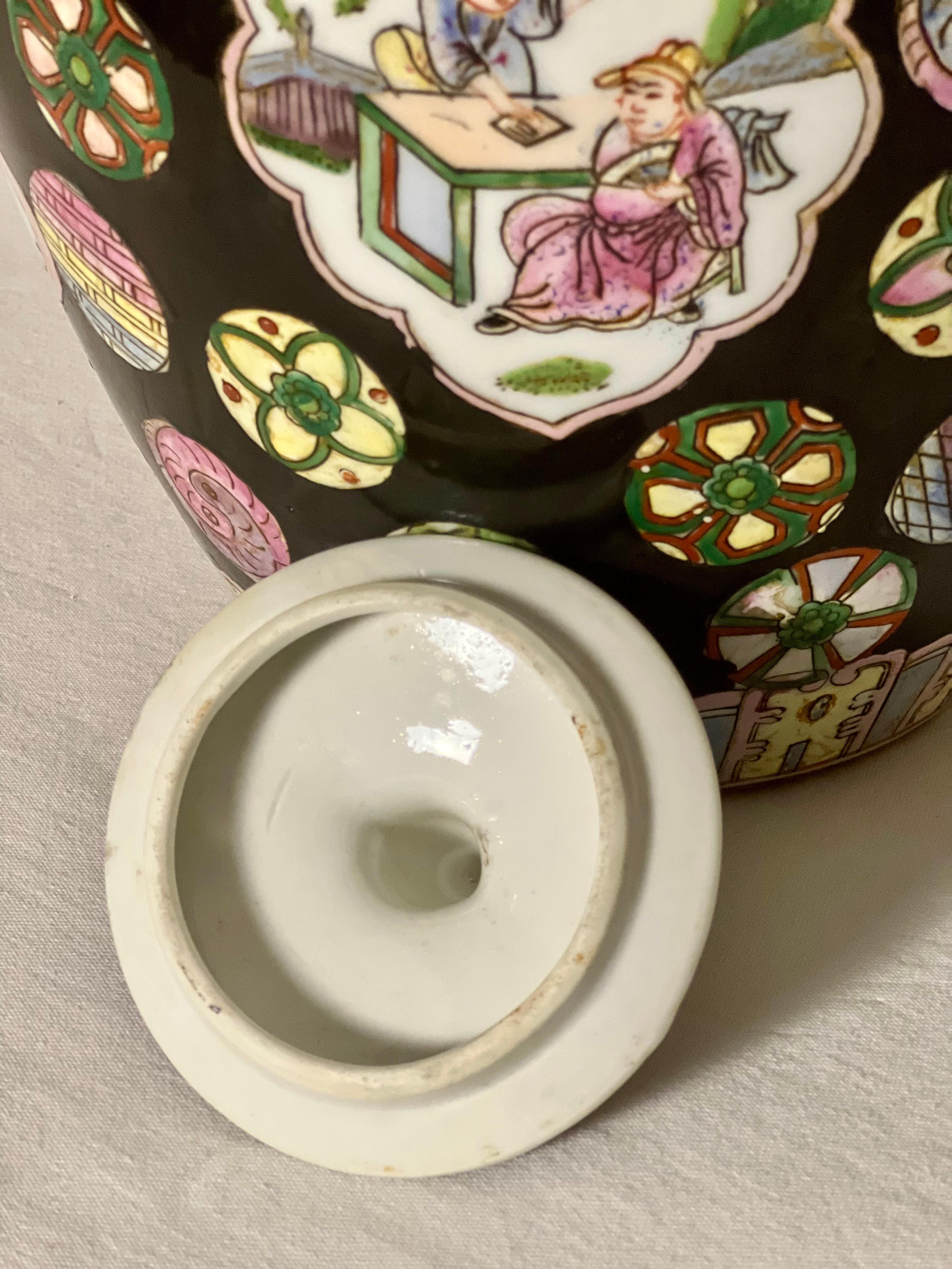 Vintage Chinese Famille Noire Porcelain Ovoid Ginger Jar with Lid For Sale 8