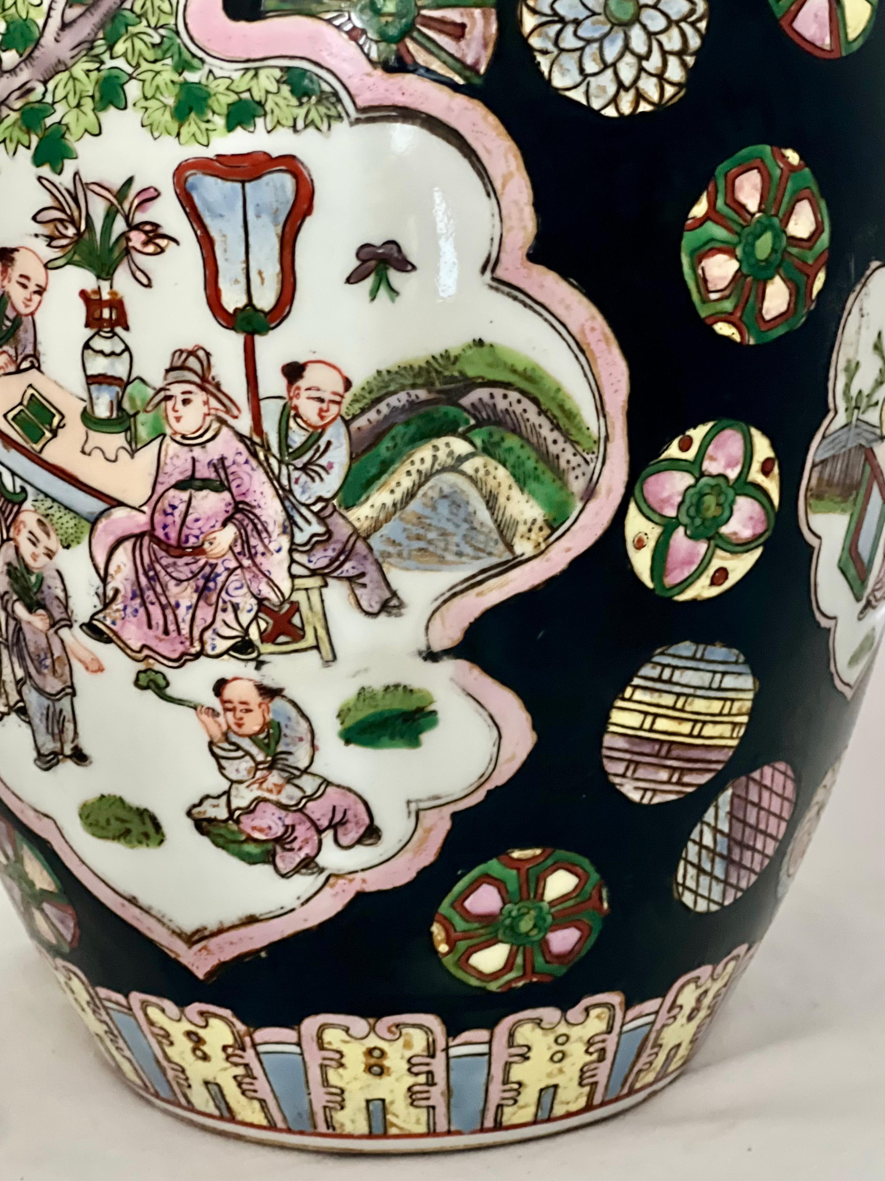 Vintage Chinese Famille Noire Porcelain Ovoid Ginger Jar with Lid For Sale 2