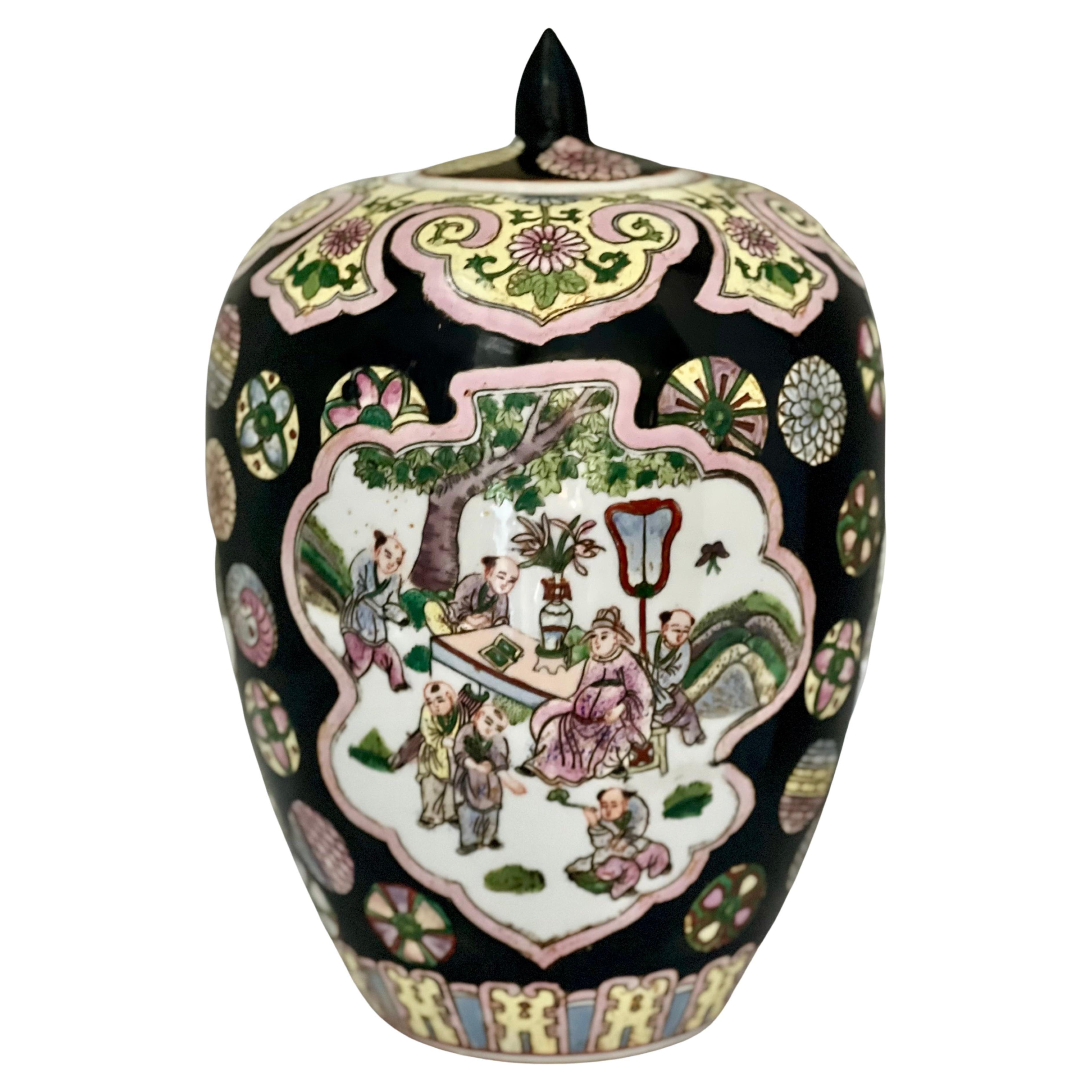 Vintage Chinese Famille Noire Porzellan Ovoid Ingwer Jar mit Deckel im Angebot