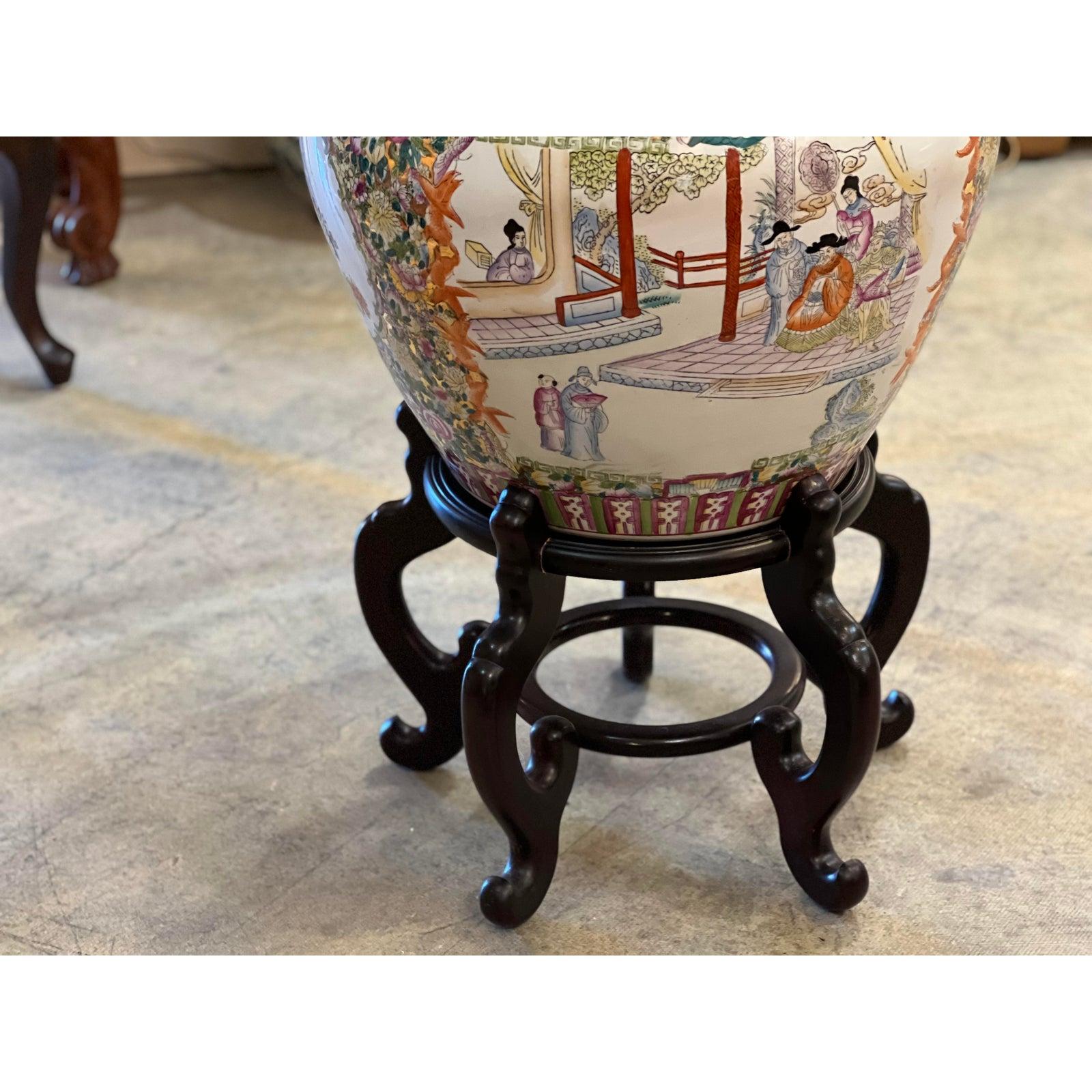 Table ronde en porcelaine famille rose chinoise vintage en vente 8