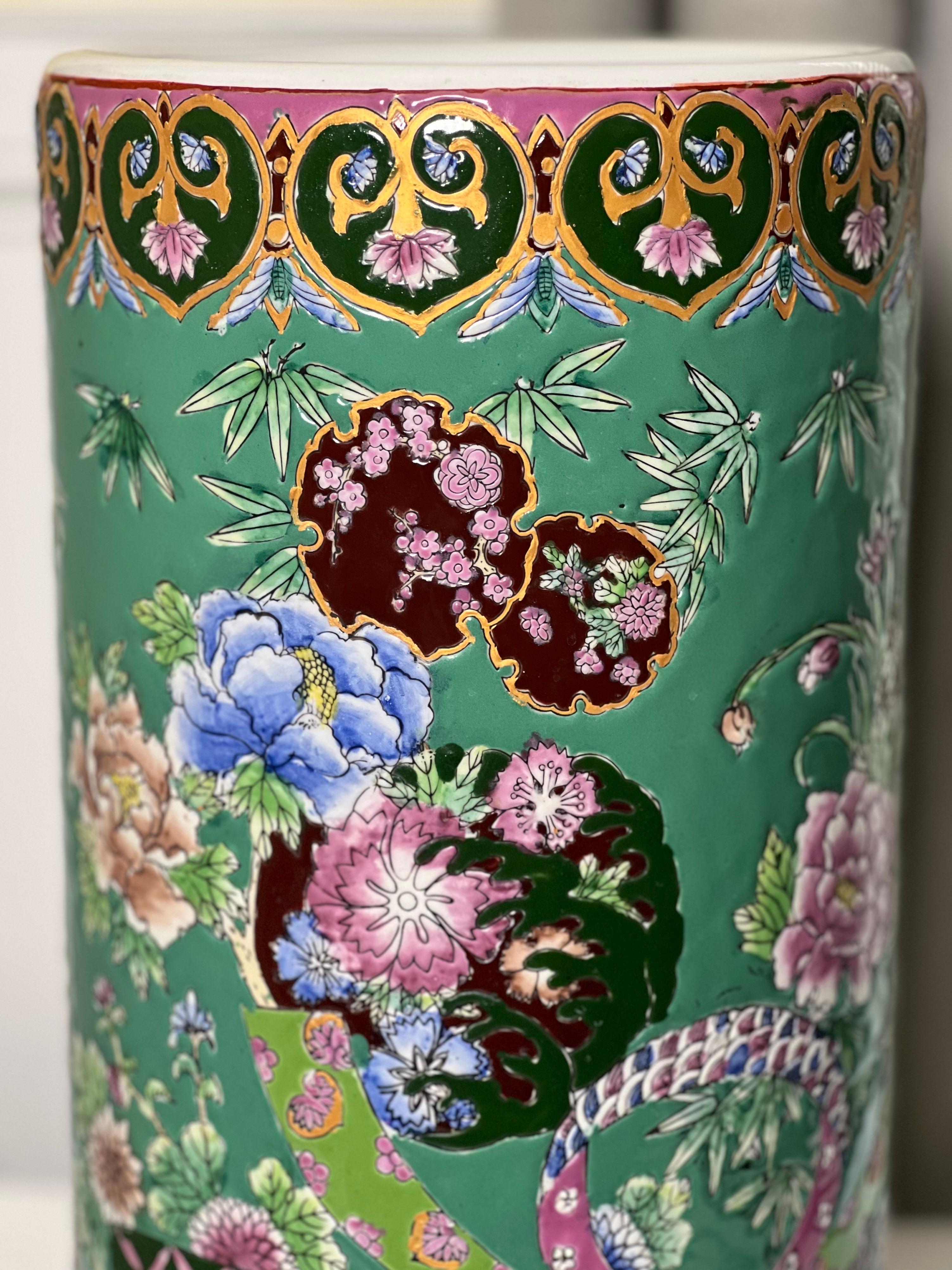 Vintage Chinese Famille Verte Porcelain Umbrella Stand or Vase For Sale 1