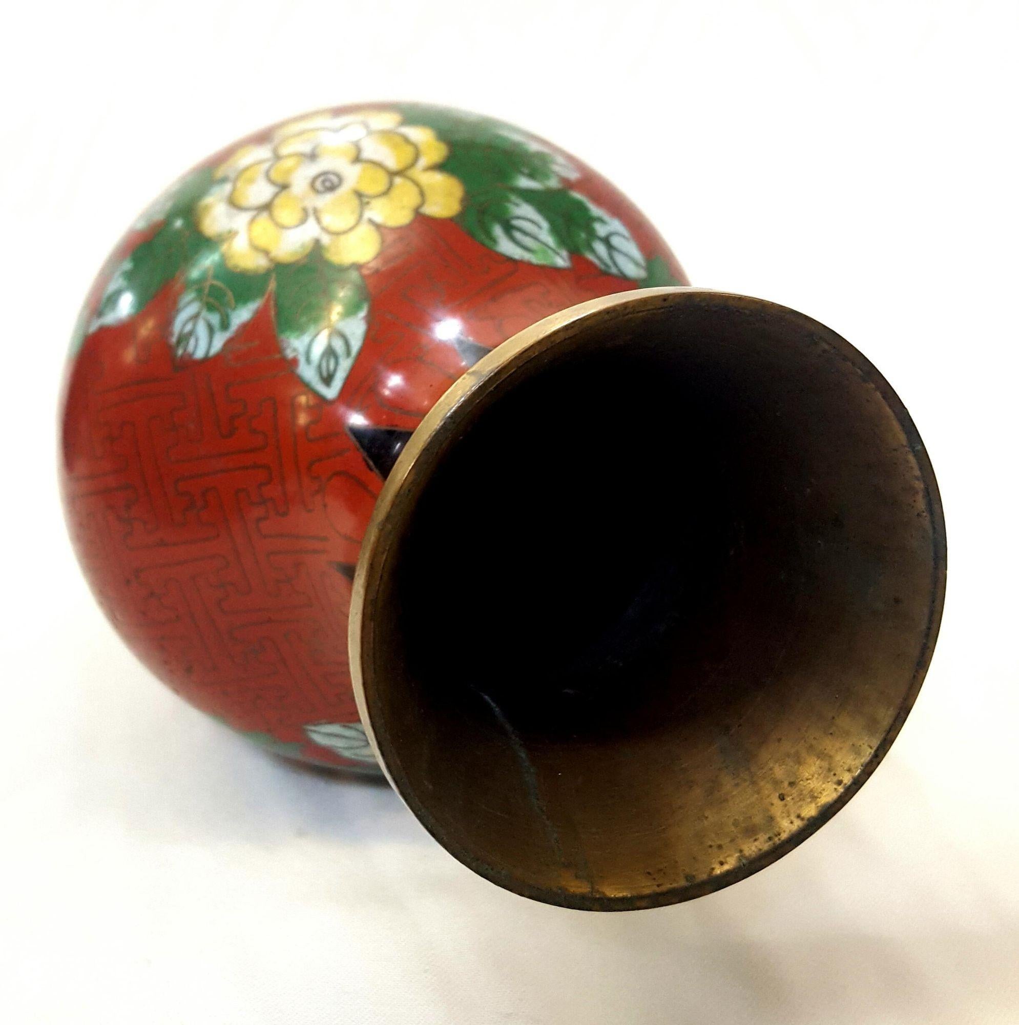 Vintage Chinese Floral Champleve Vase Enamel-Over-Brass In Excellent Condition For Sale In Van Nuys, CA