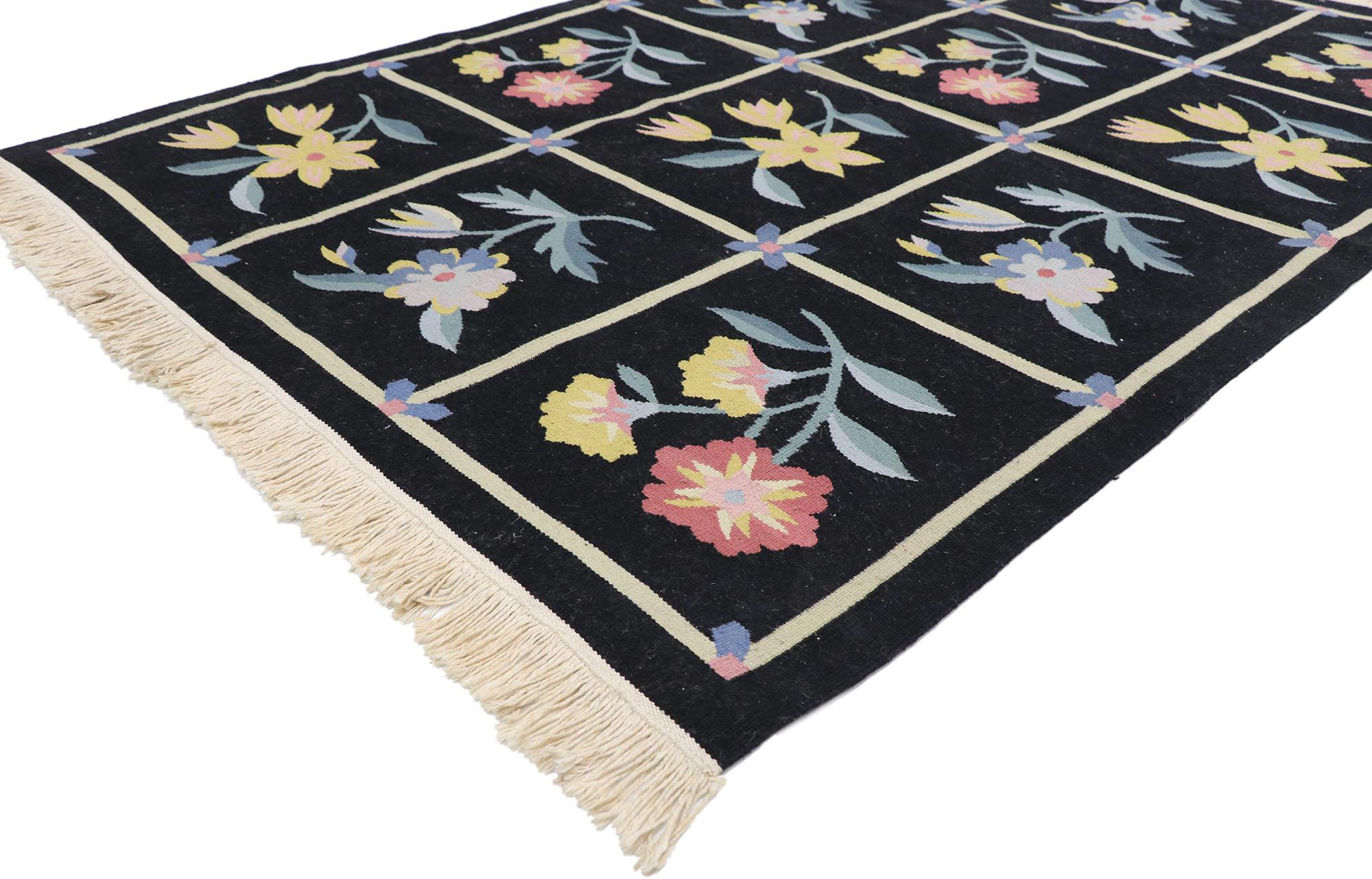 78022 vintage Chinese Floral Kilim rug with English Country Cottage style 04'01 x 06'02. Cleverly composed and distinctively well-balanced, this hand-woven wool vintage Chinse floral kilim rug will take on a curated lived-in look that feels timeless