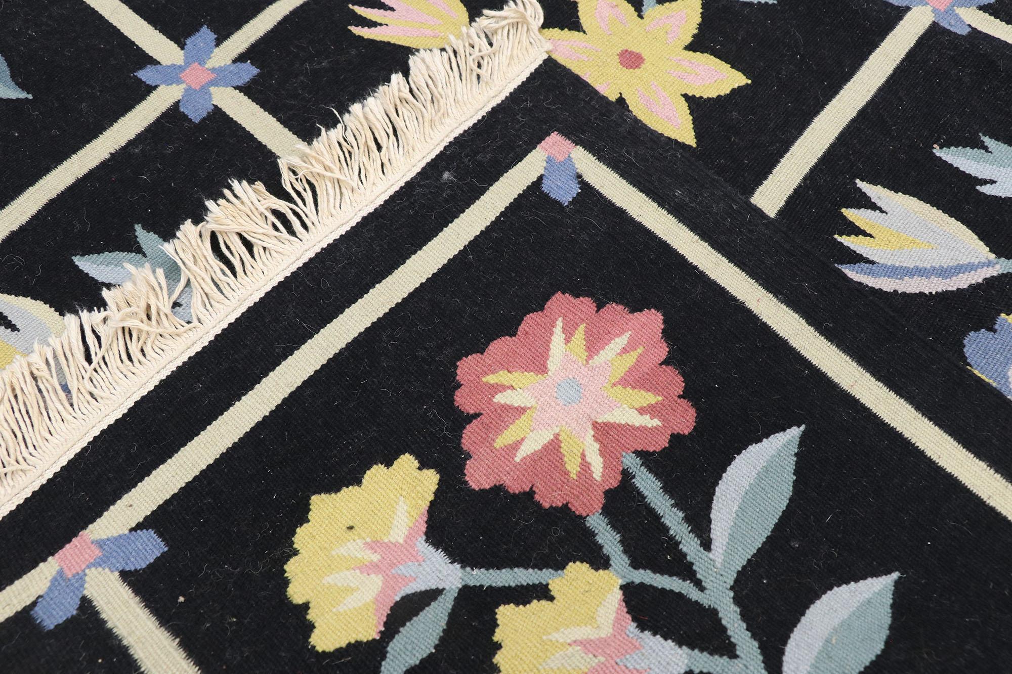 Vintage Chinese Floral Kilim Rug with English Country Cottage Style In Good Condition For Sale In Dallas, TX