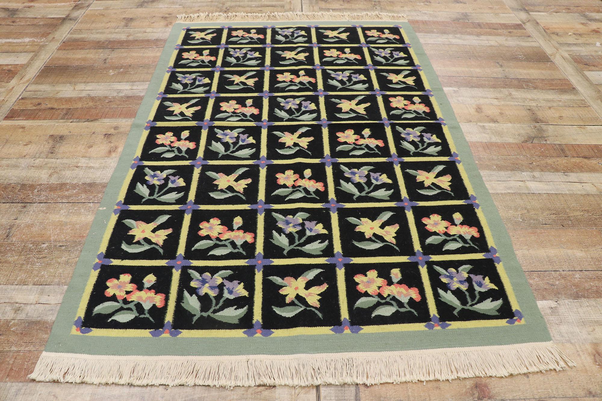 20th Century Vintage Chinese Floral Kilim Rug with English Country Cottage Style For Sale