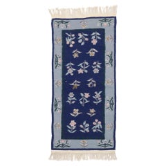 Vintage Chinese Floral Kilim Rug with English Country Style