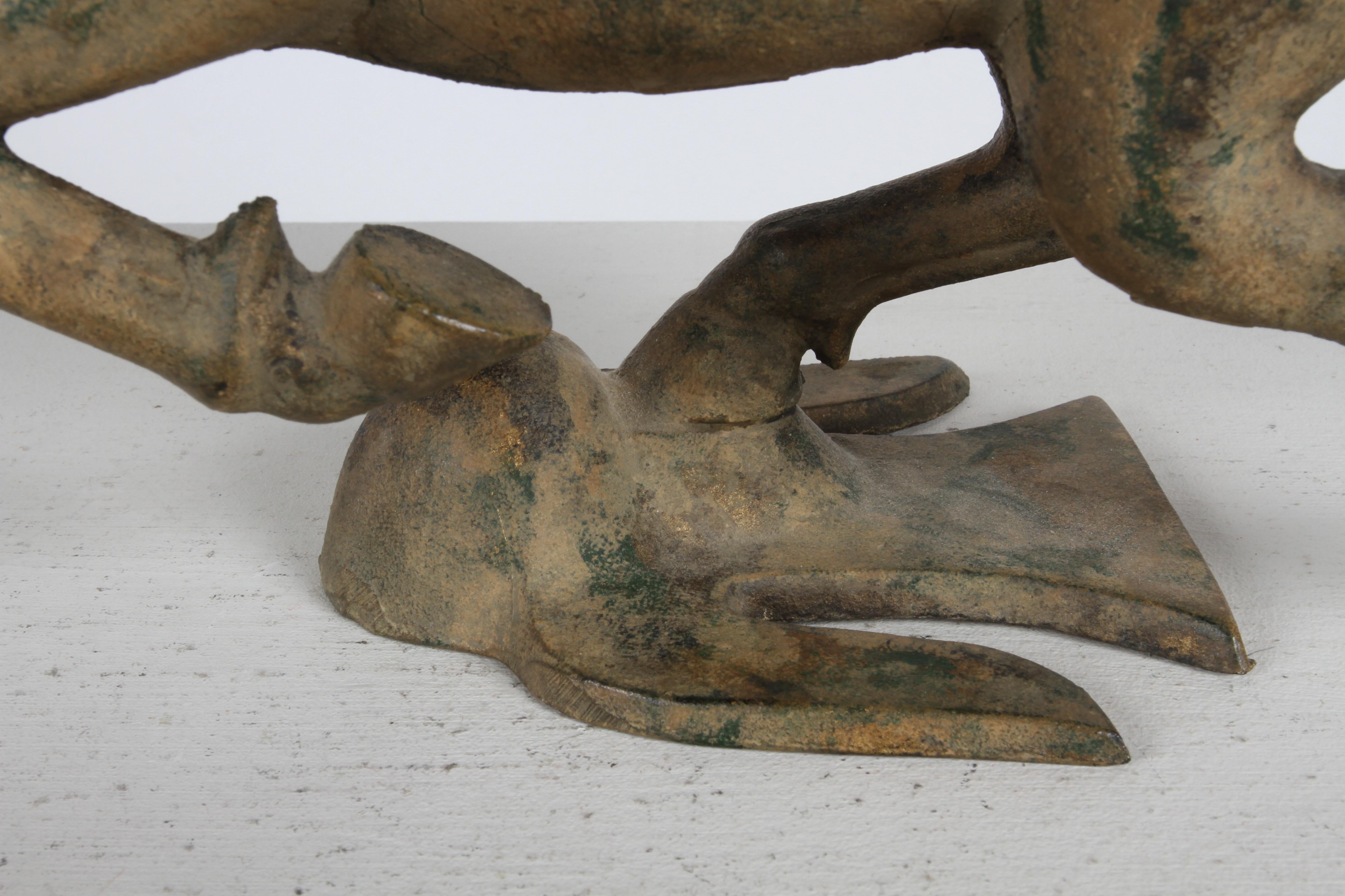 Statua d'epoca del Cavallo Volante Cinese del Gansu - Scultura con tracce di foglia d'oro in vendita 7