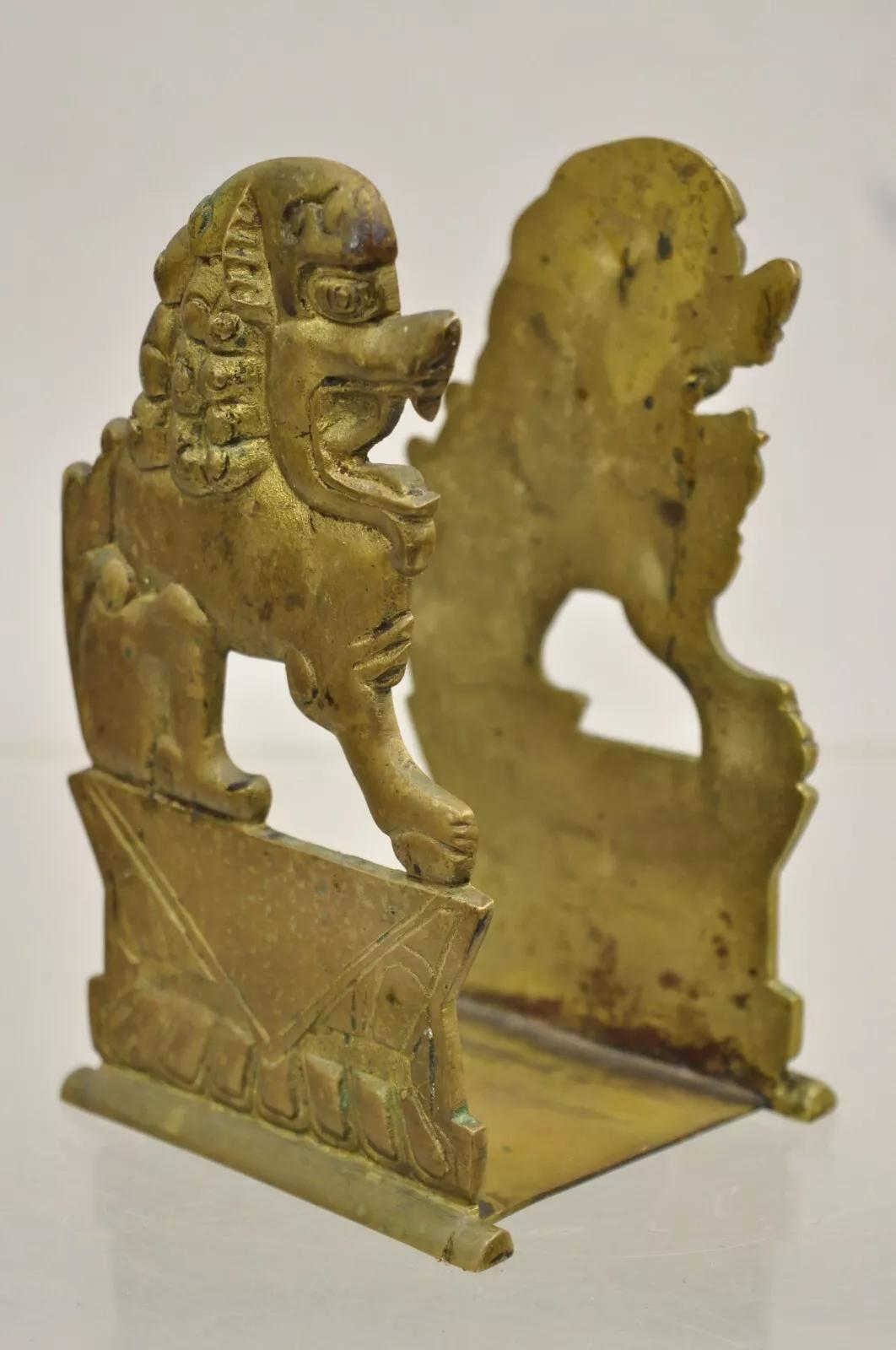 Serre-livres figuratif en laiton vintage chinois Foo Dog Bon état - En vente à Philadelphia, PA