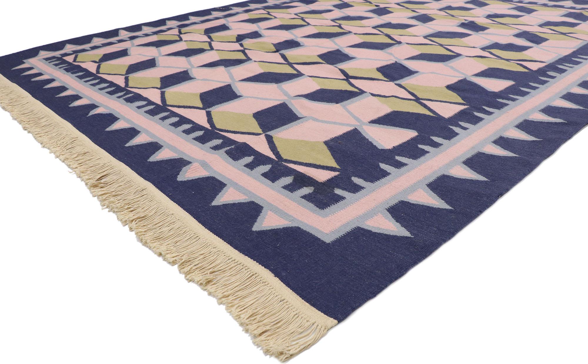78035 Vintage Chinese geometric Kilim rug with Postmodern Cubist Style 08'00 x 10'00. Ce tapis kilim chinois vintage en laine tissé à la main présente un motif de treillis sur tout le pourtour d'un champ abrasé. Des parallélogrammes roses et bleus