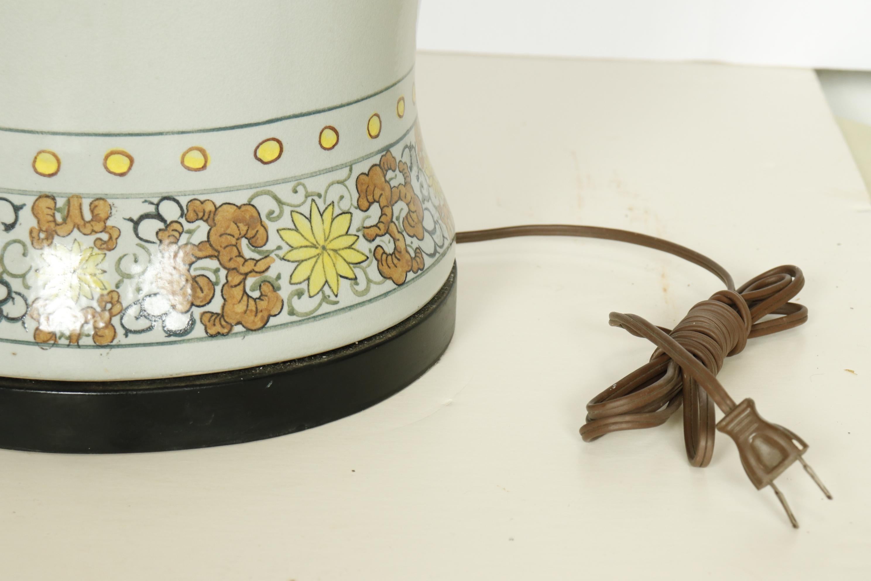 Early 20th Century Vintage Chinese Ginger Jar Porcelain Table Lamp