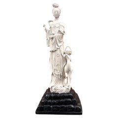 Scultura cinese vintage di una dea