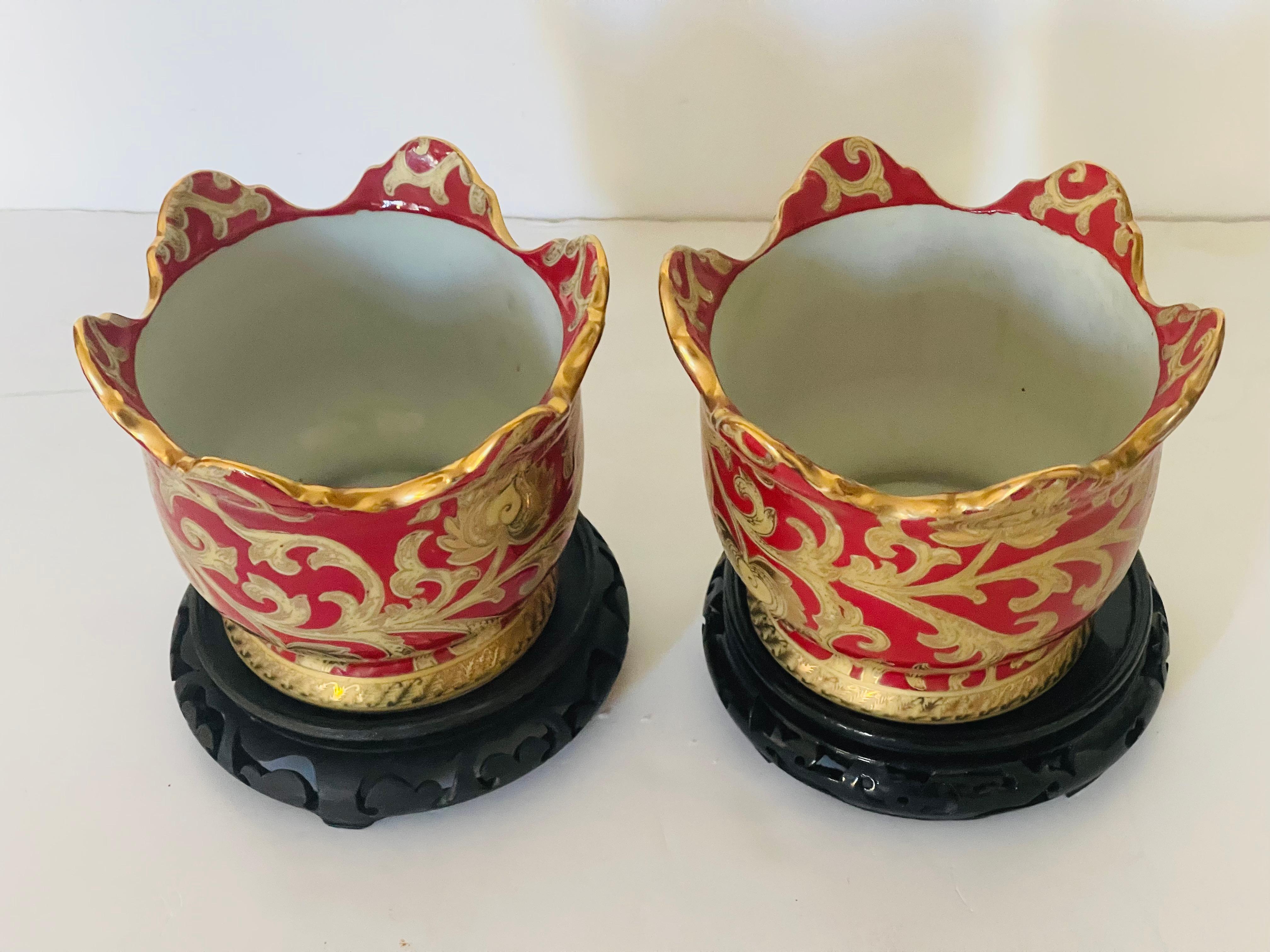 Cineserie Paif cinese d'oro di fioriere su cavalletto in vendita