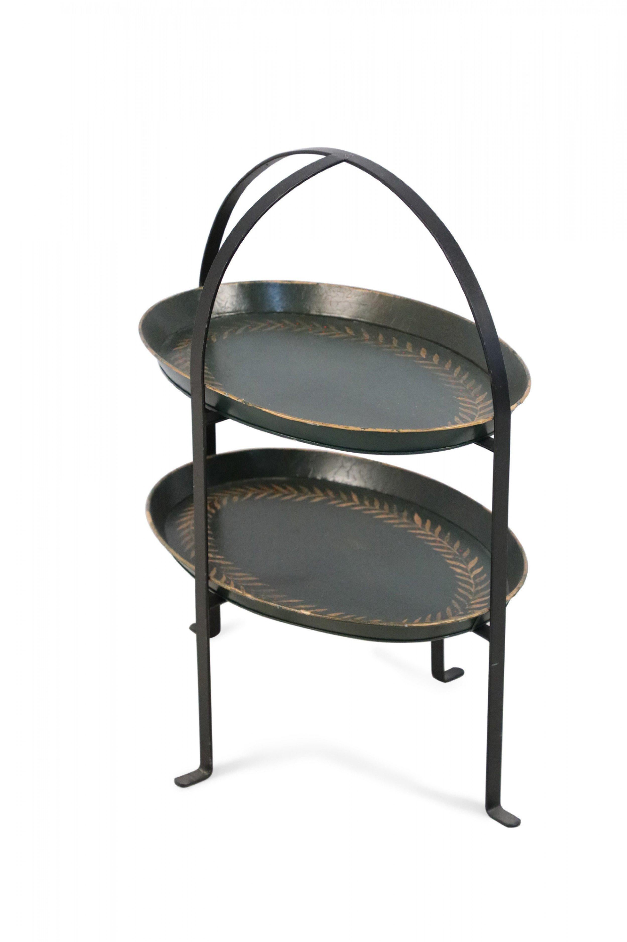 20ième siècle Serveur ovale chinois vintage en tôle verte à deux étages en vente