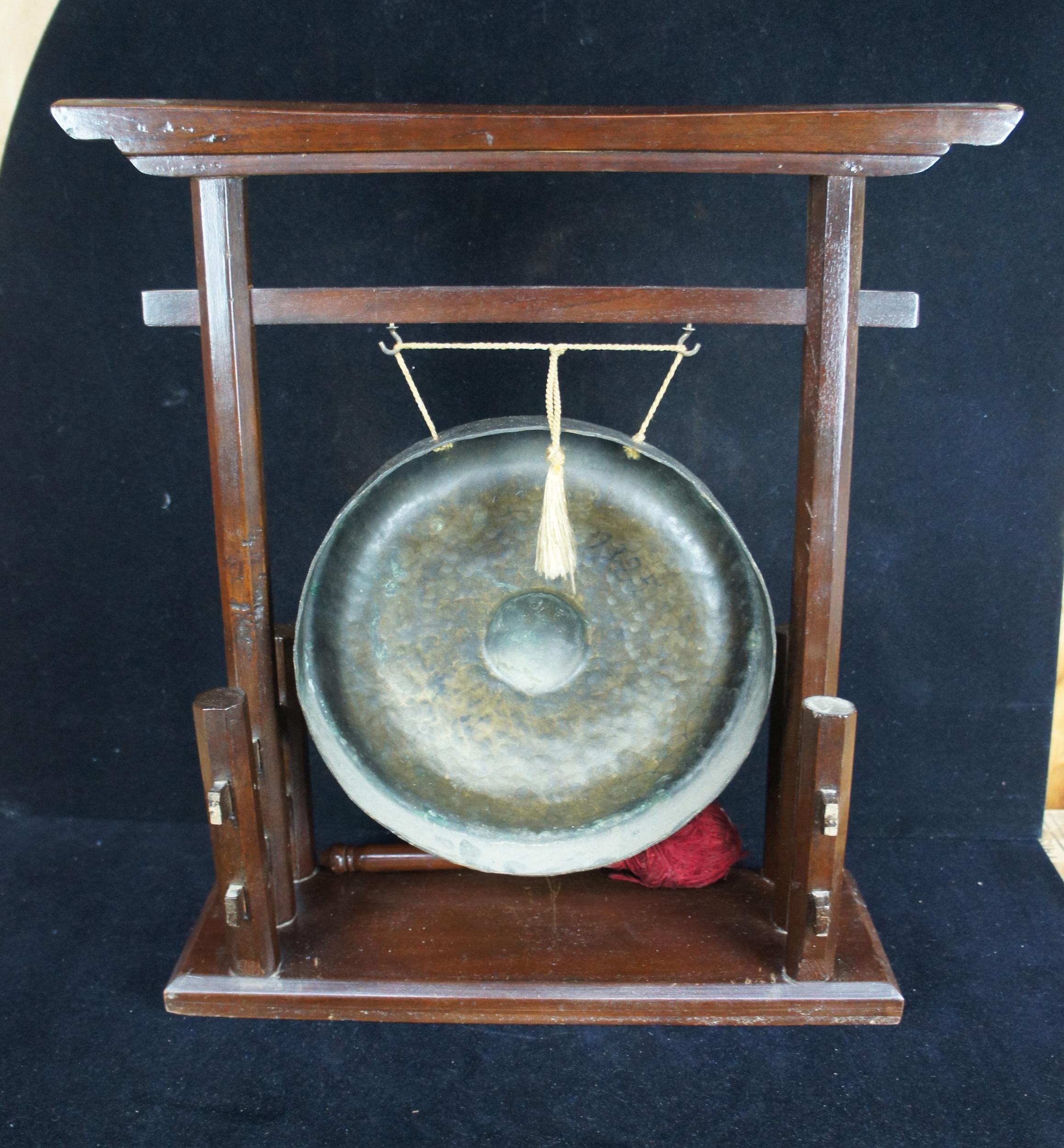 Chinoiserie Vintage Chinese Hammered Bronze Table Mantel Gong Dinner Bell w Stand & Mallet