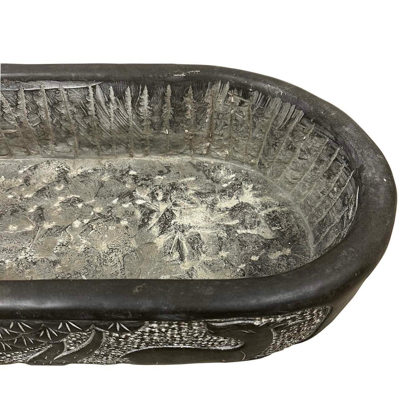 Vieille auge chinoise en pierre ciselée à la main, jardinière Bon état - En vente à Pomona, CA