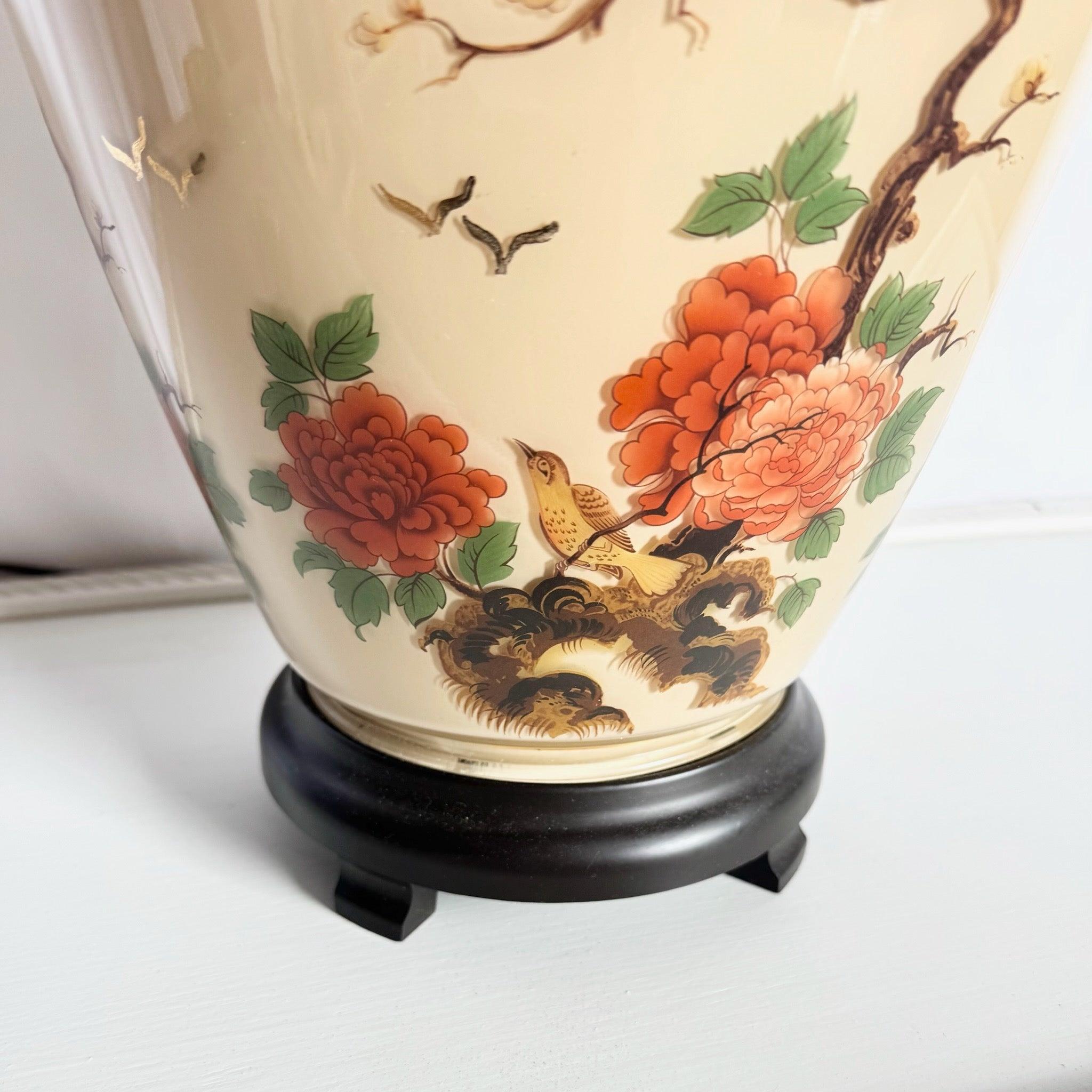 Vintage Chinese Hand Painted Glass Table Lamp With Wooden Base For Sale 3