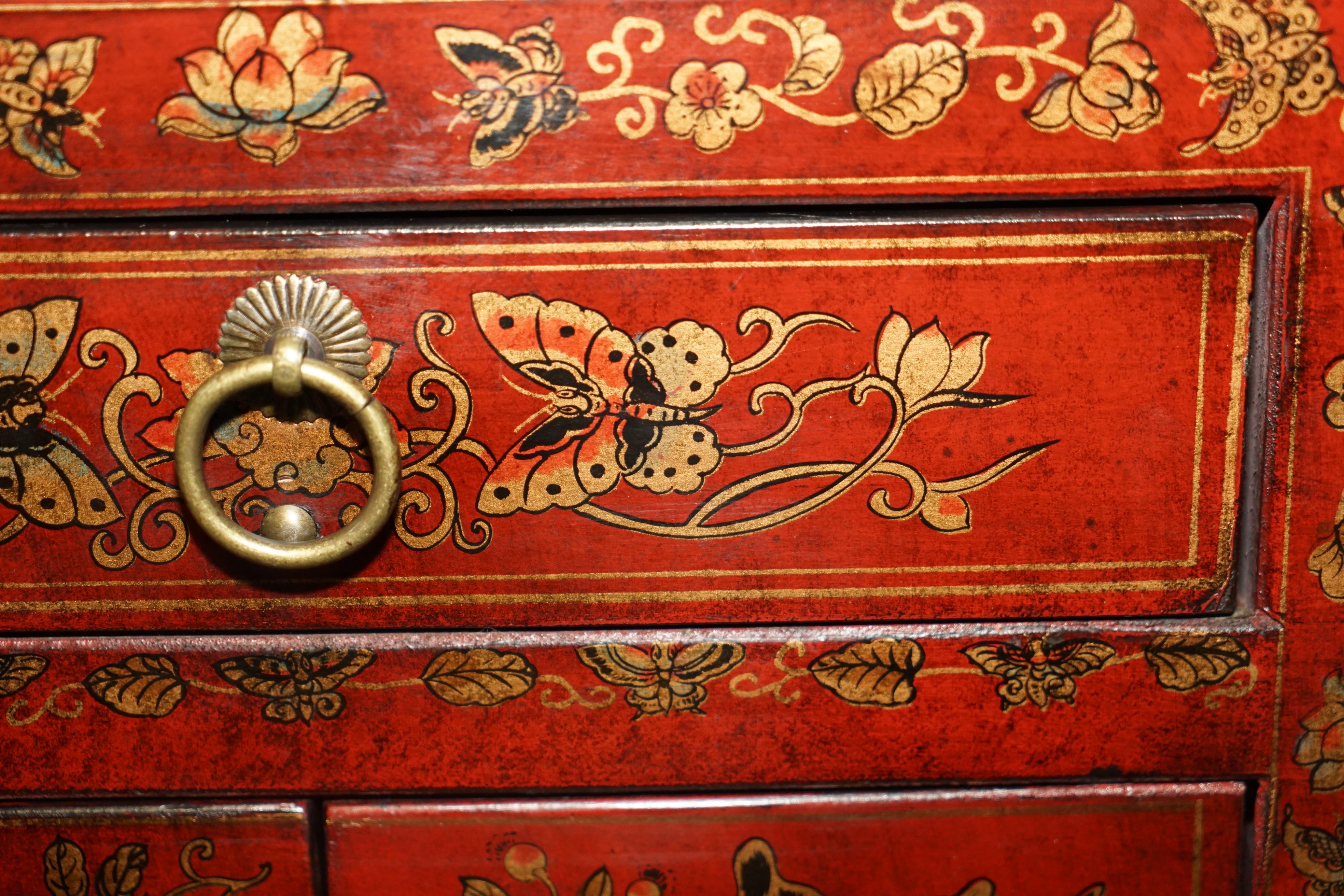 Vintage Chinese Hand Painted Lacquered Side Table Sized Cupboard with Drawer For Sale 5