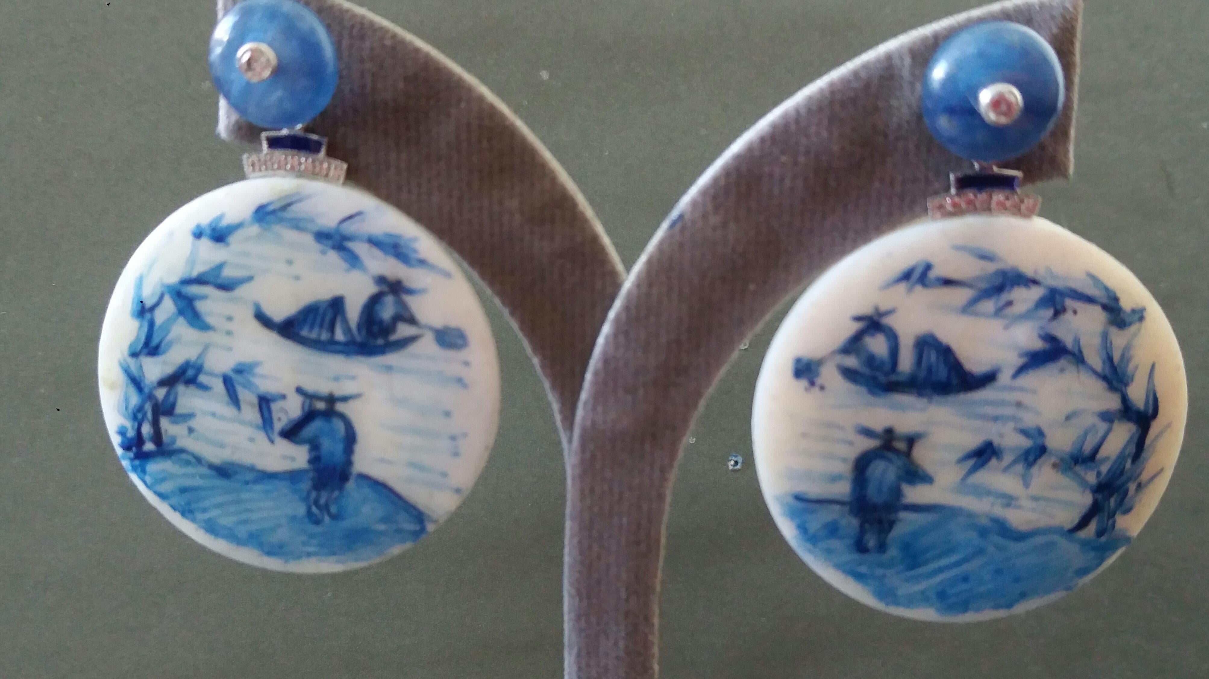 Vintage Chinese Hand Painted Mother of Pearl Gold Diamonds Kyanite Earrings In Good Condition For Sale In Bangkok, TH